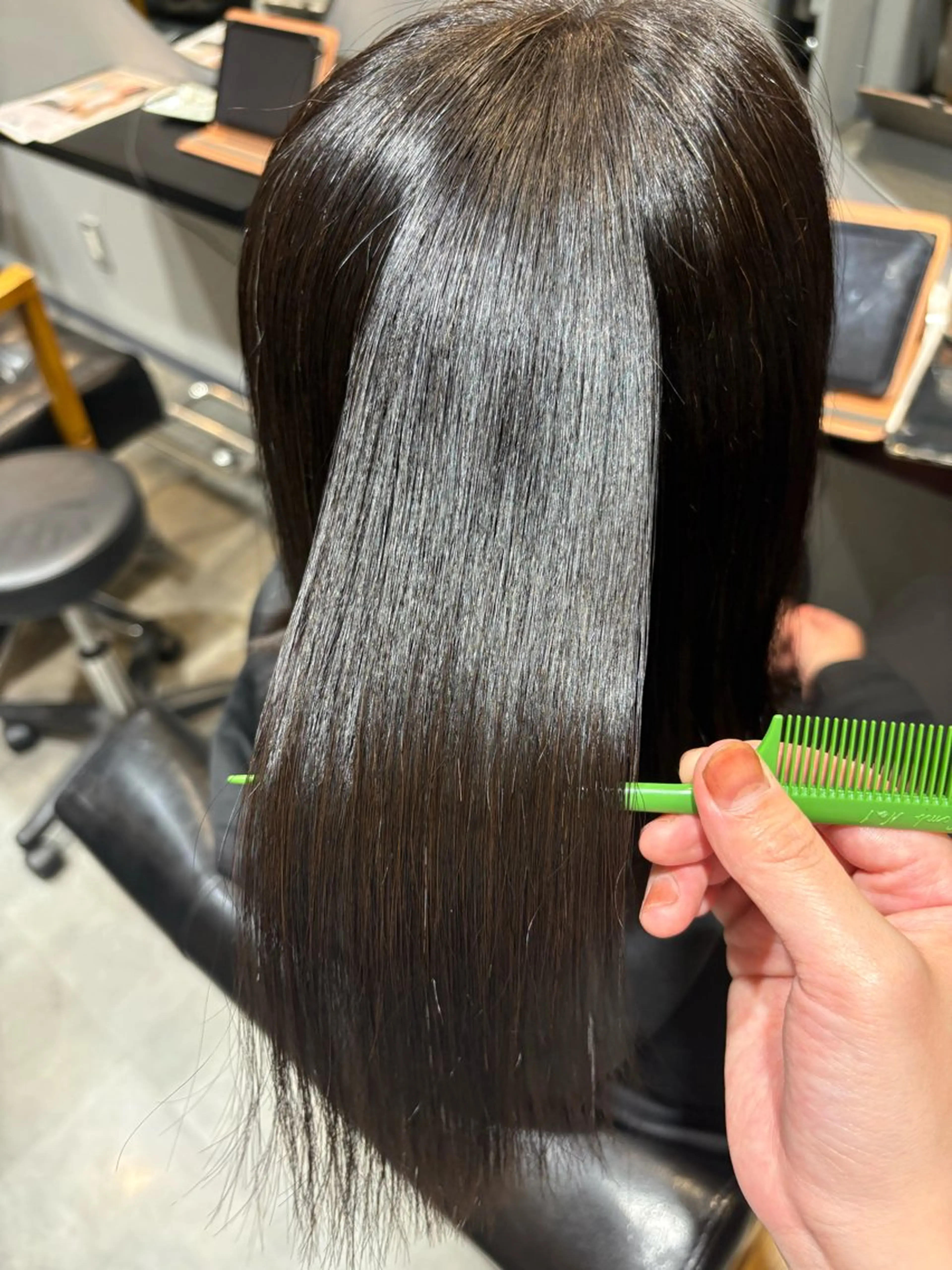 ミディアム カット 縮毛矯正 小堀 いぶきのヘアスタイル