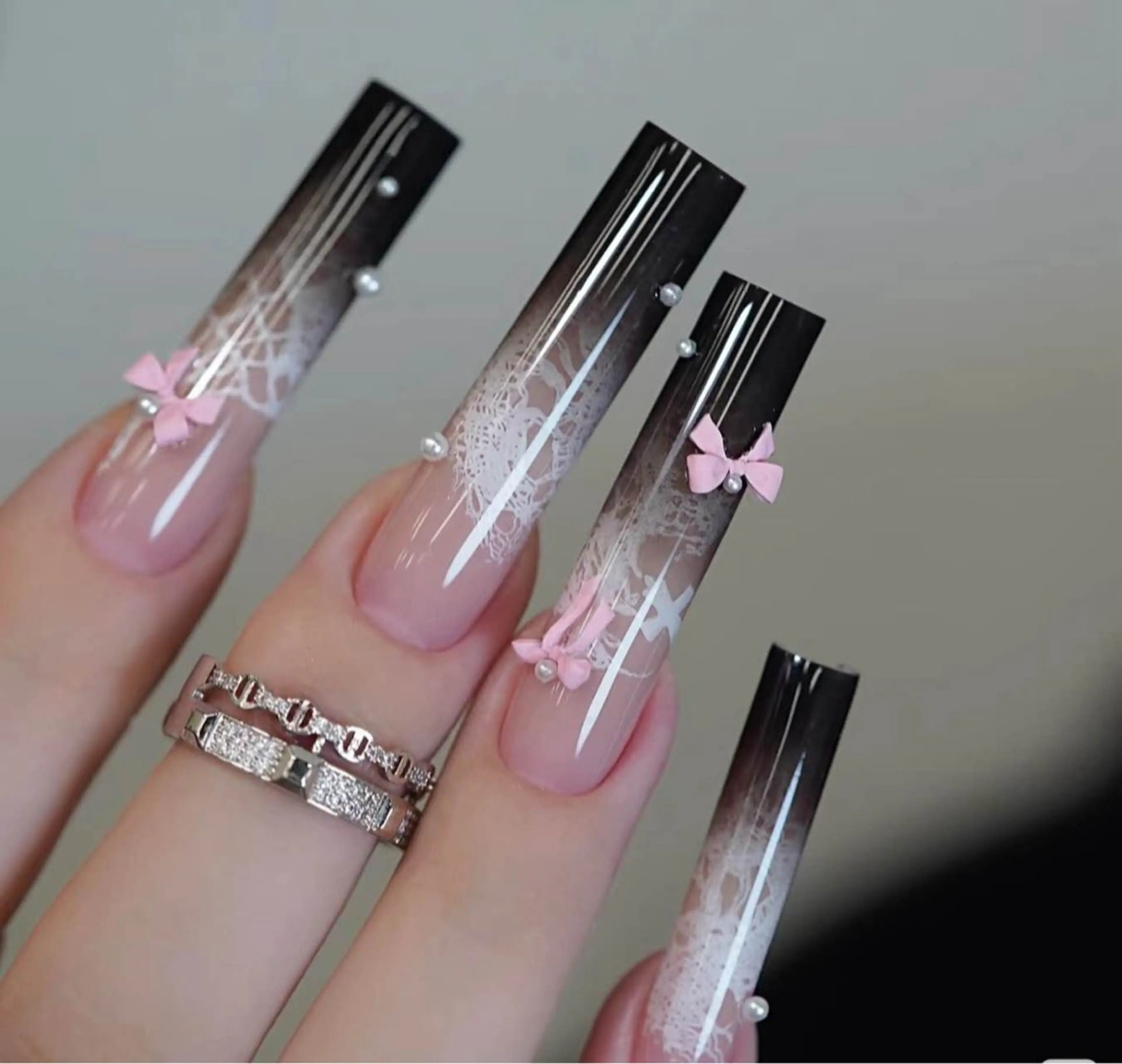 ネイル 小島 阿佑美のネイルデザイン