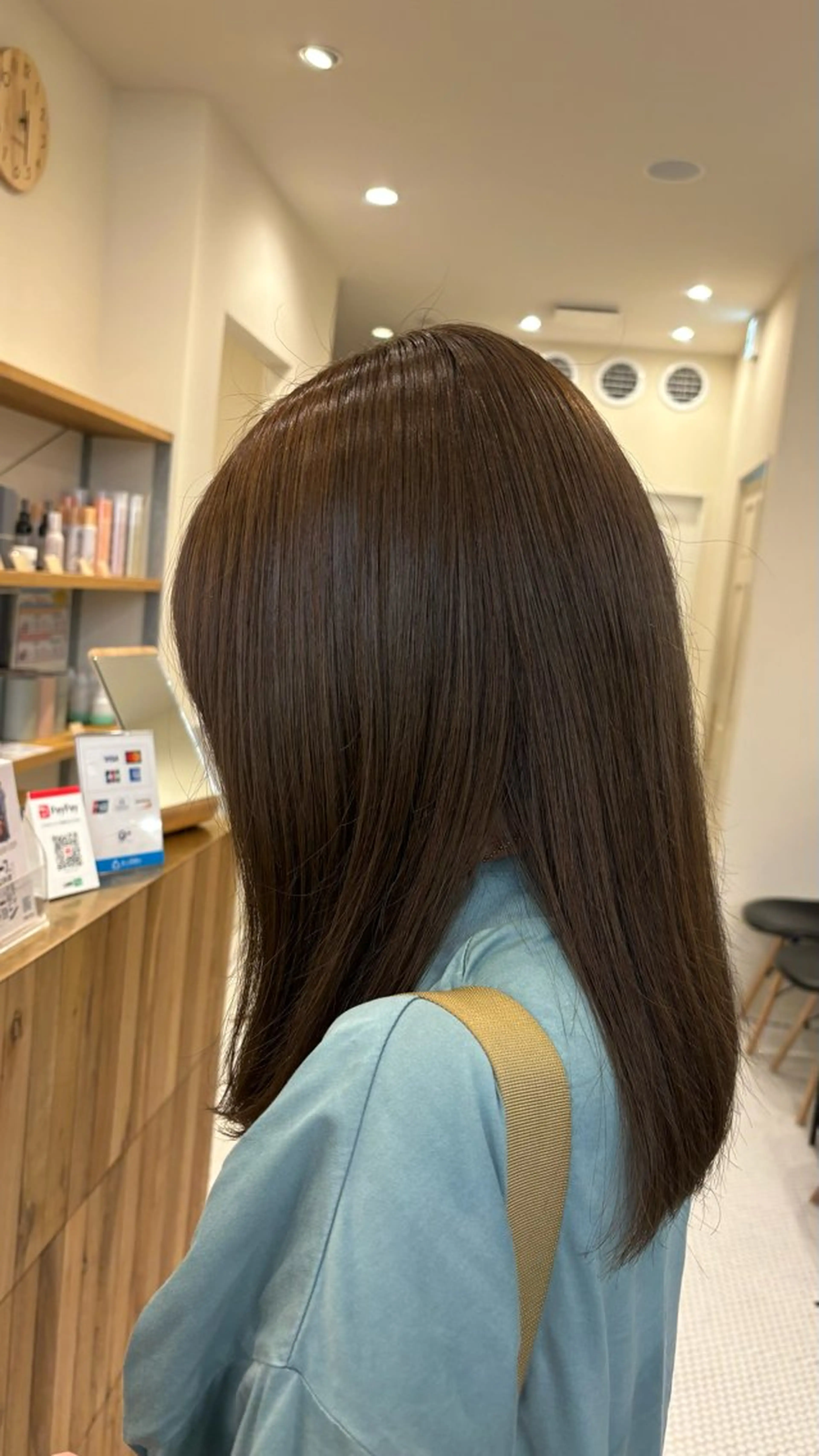 セミロング よこやま なぎさのヘアスタイル