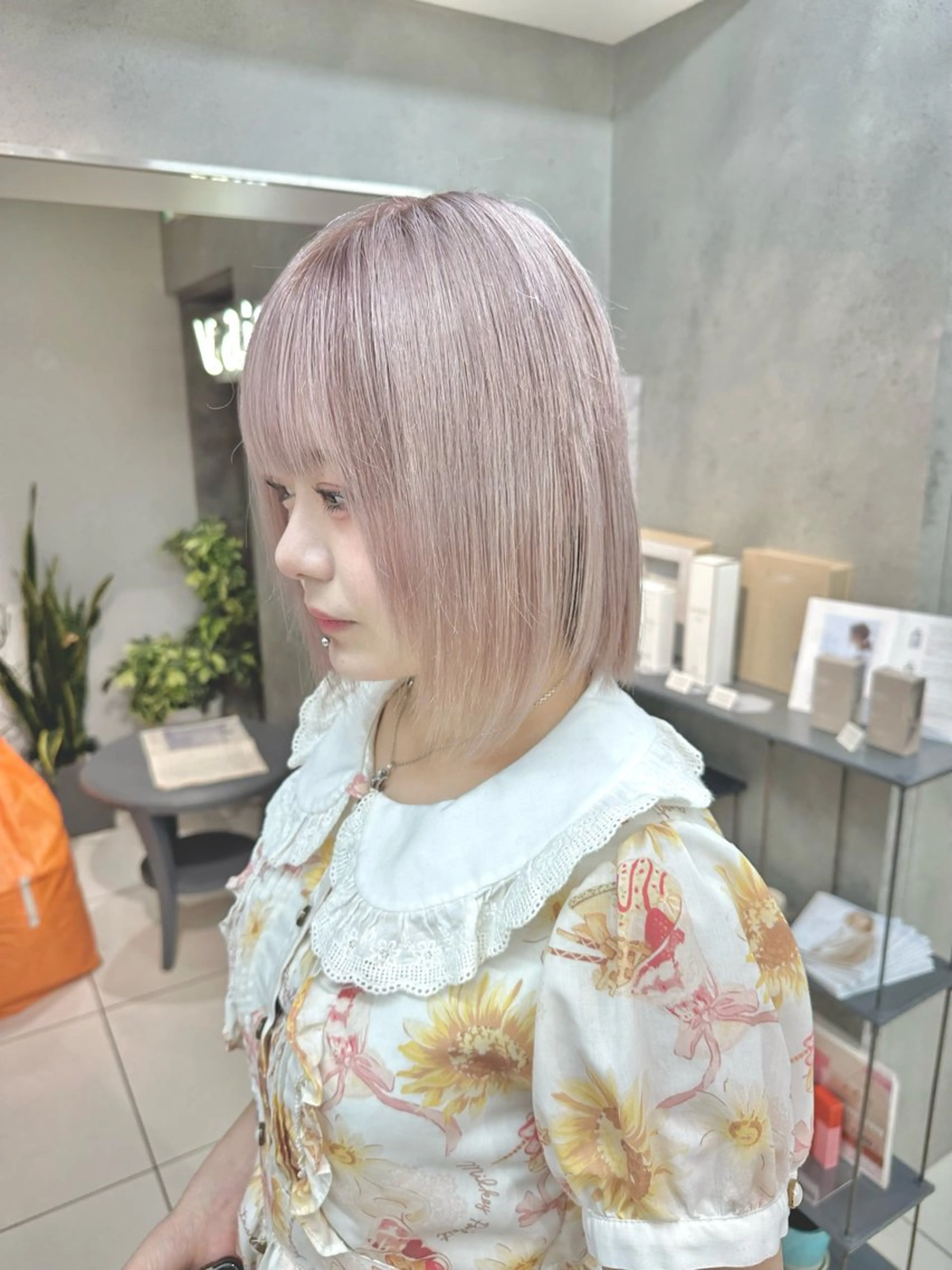 ショート カラー ヘアカラー ハイトーンカラー が絶対可愛い✨泰聖✨のヘアスタイル