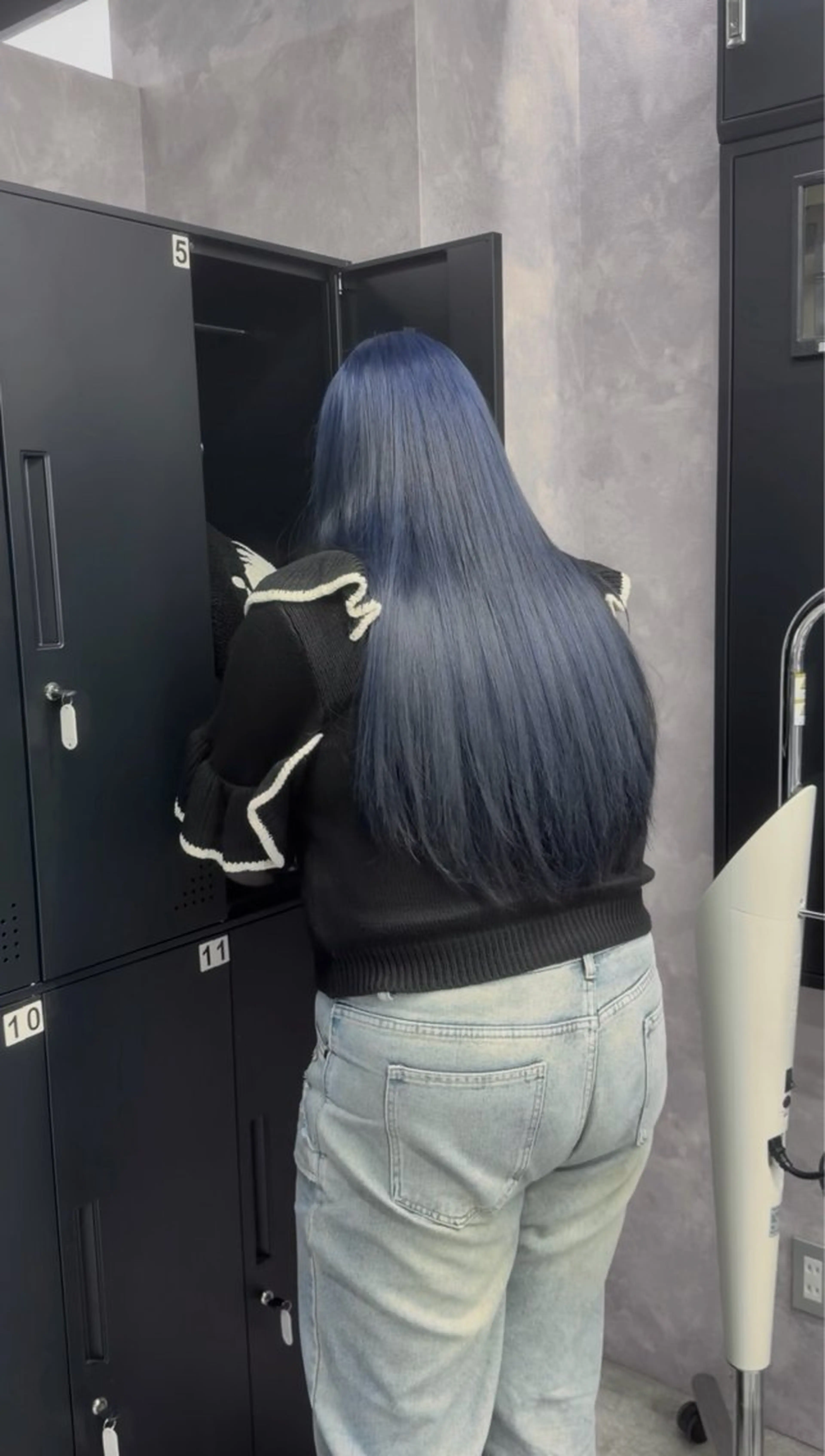 ロング 泉水 彩希のヘアスタイル