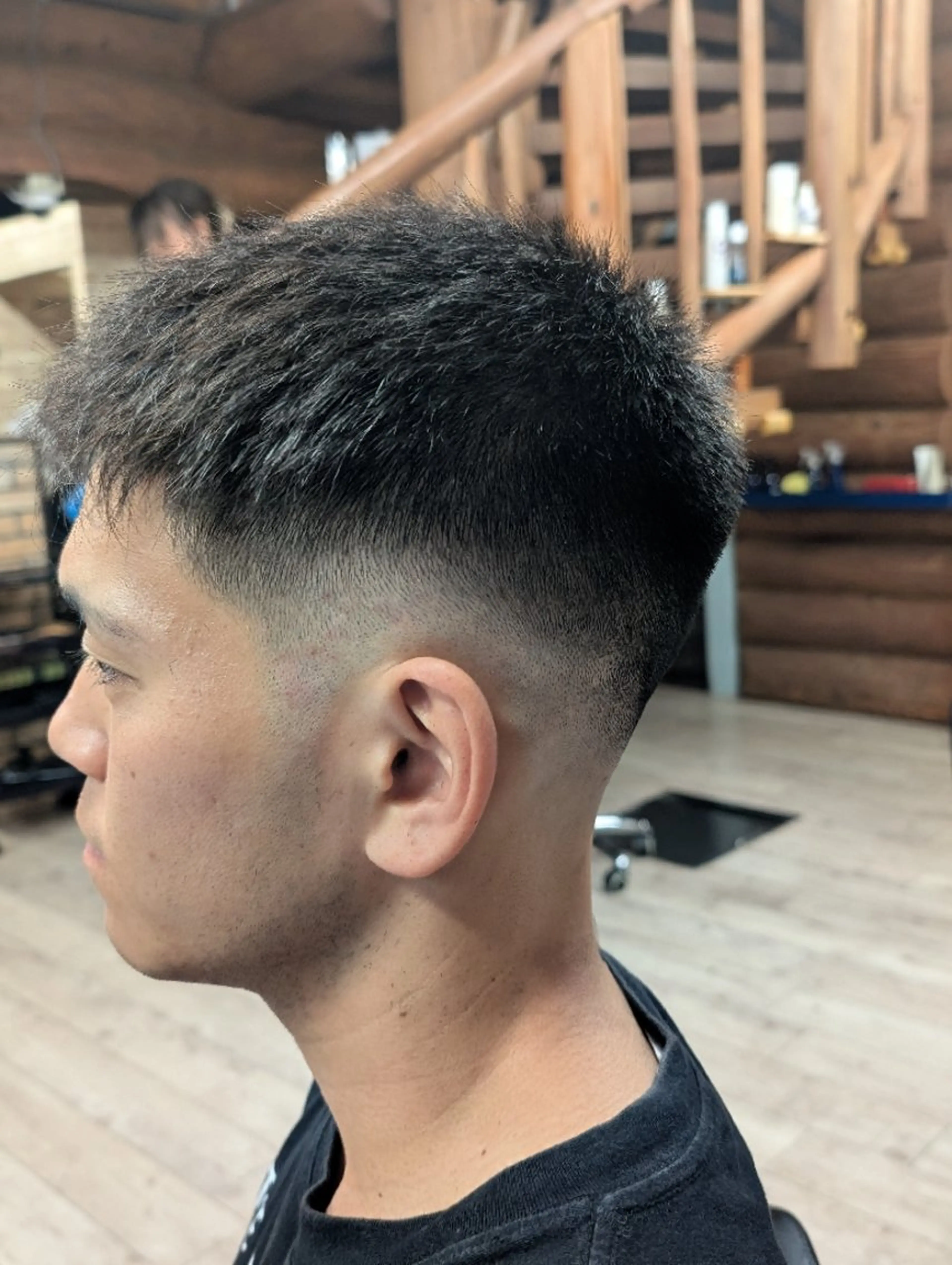 ショート メンズ フェードカット スキンフェード 刈り上げ カット 本田 圭輔のヘアスタイル