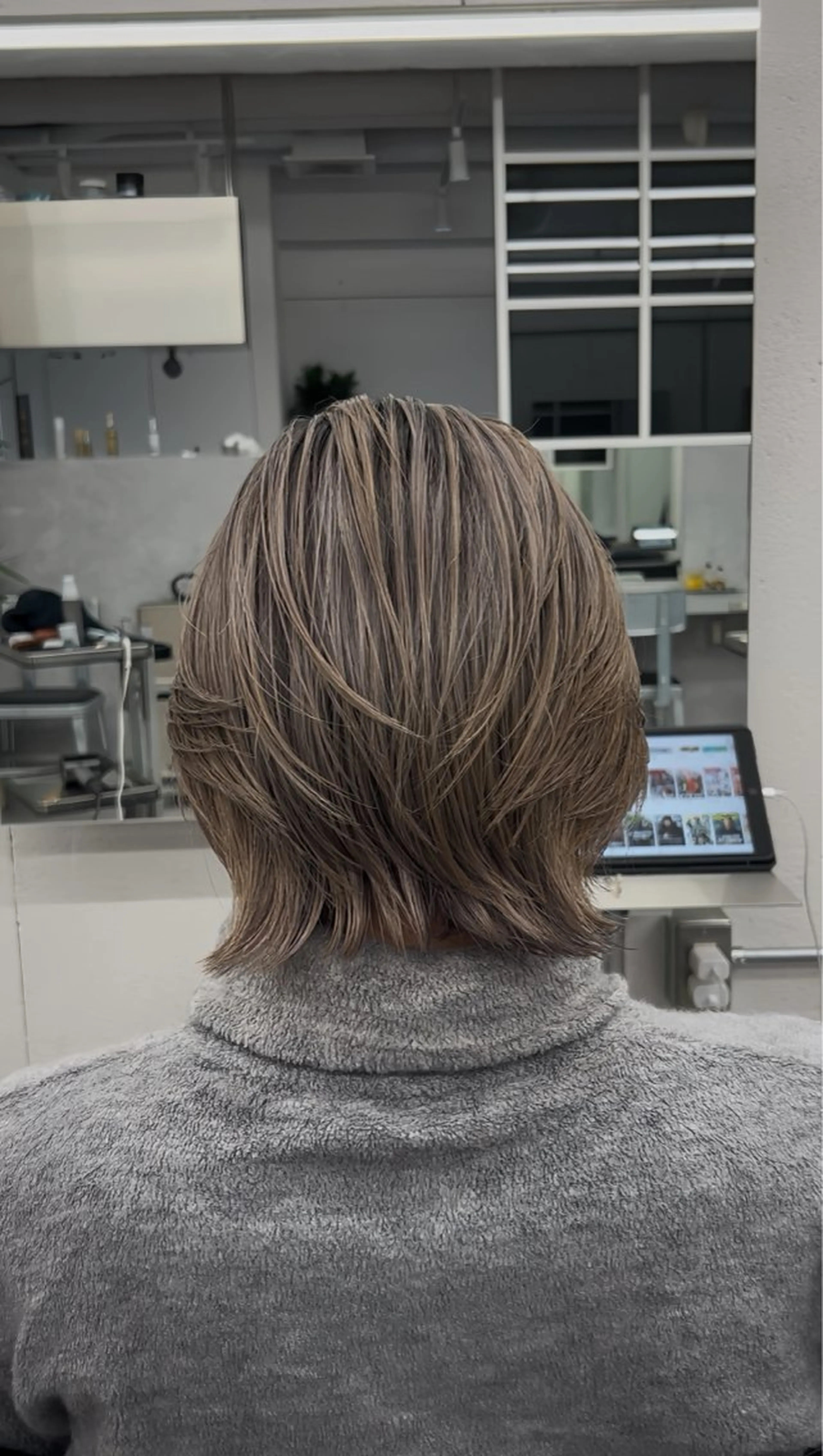 ミディアム メンズバレイヤージュ 🔥メンズカット🔥のヘアスタイル