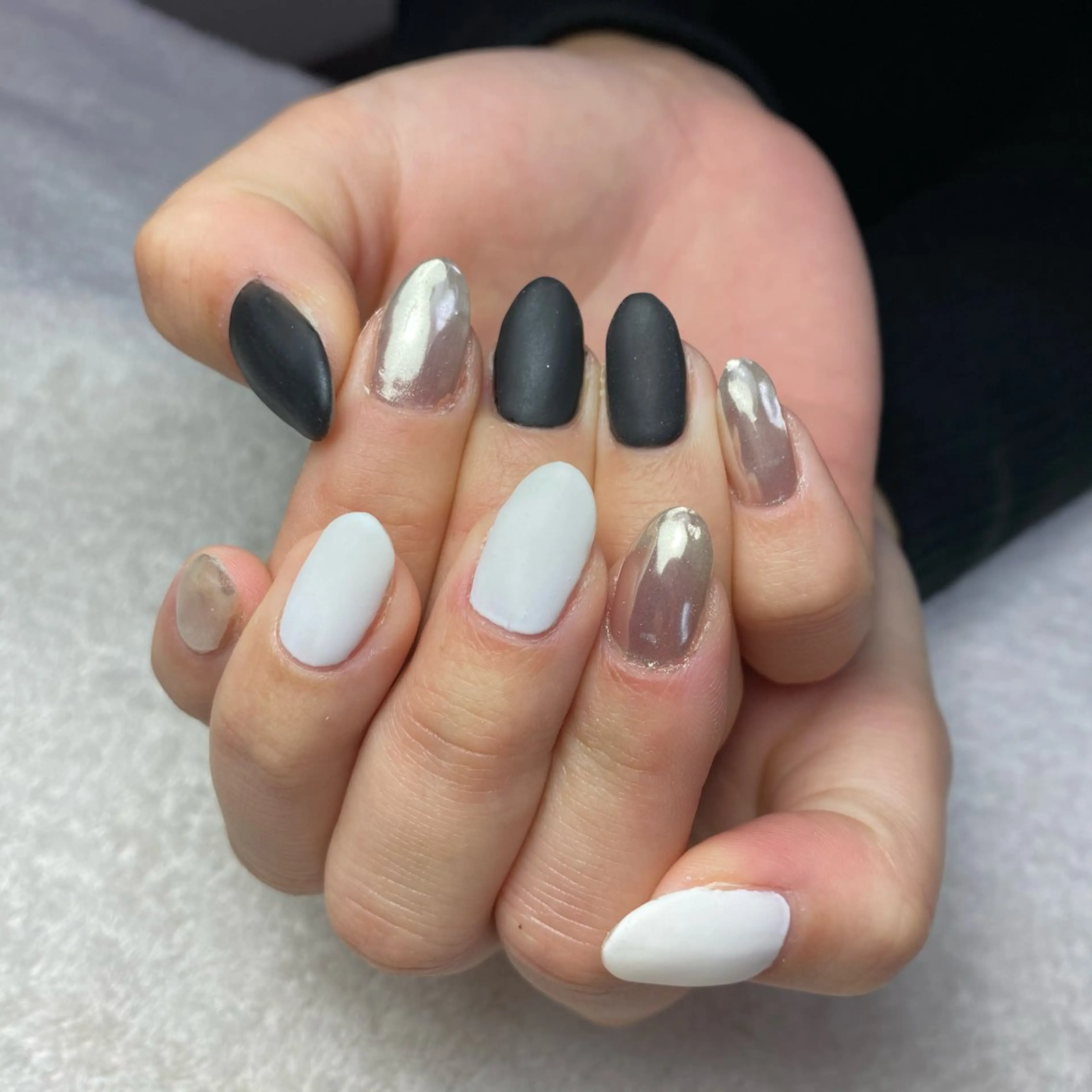 ネイル マットネイル ミラーネイル 冬ネイル COCO+所属・COCO +のエステ・リラクイメージ