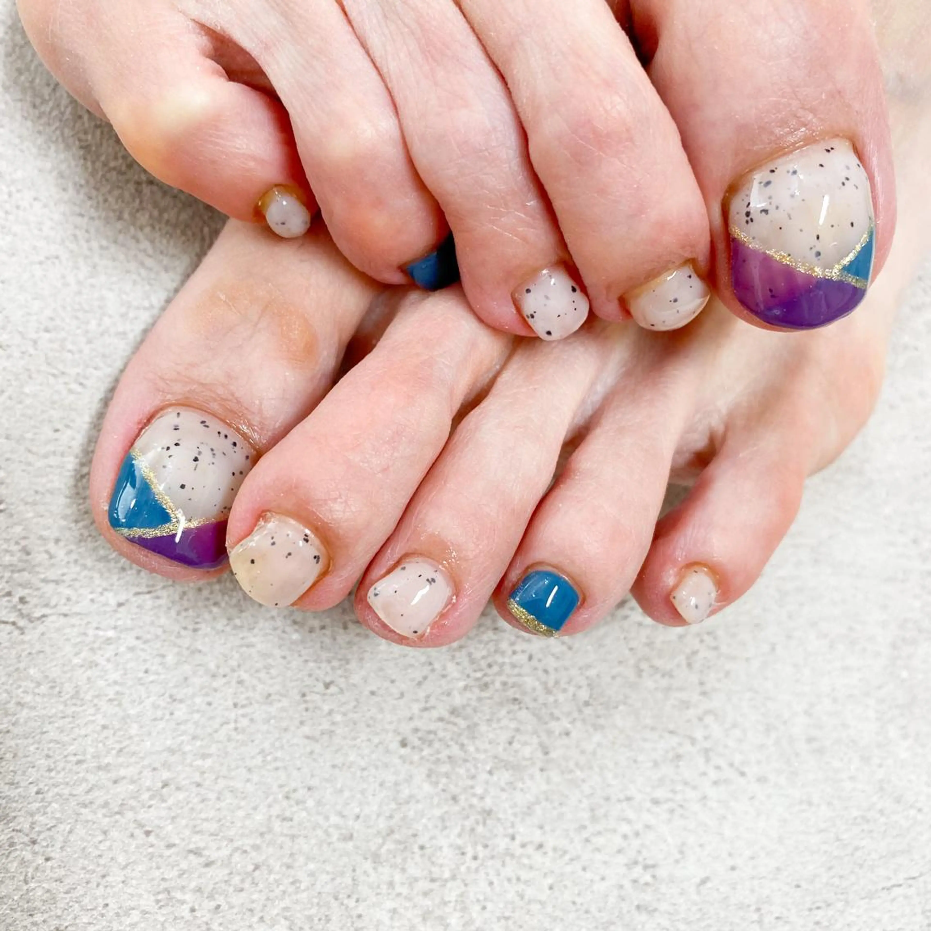 ネイル ゴテゴテ💙ワンホン リオナのネイルデザイン