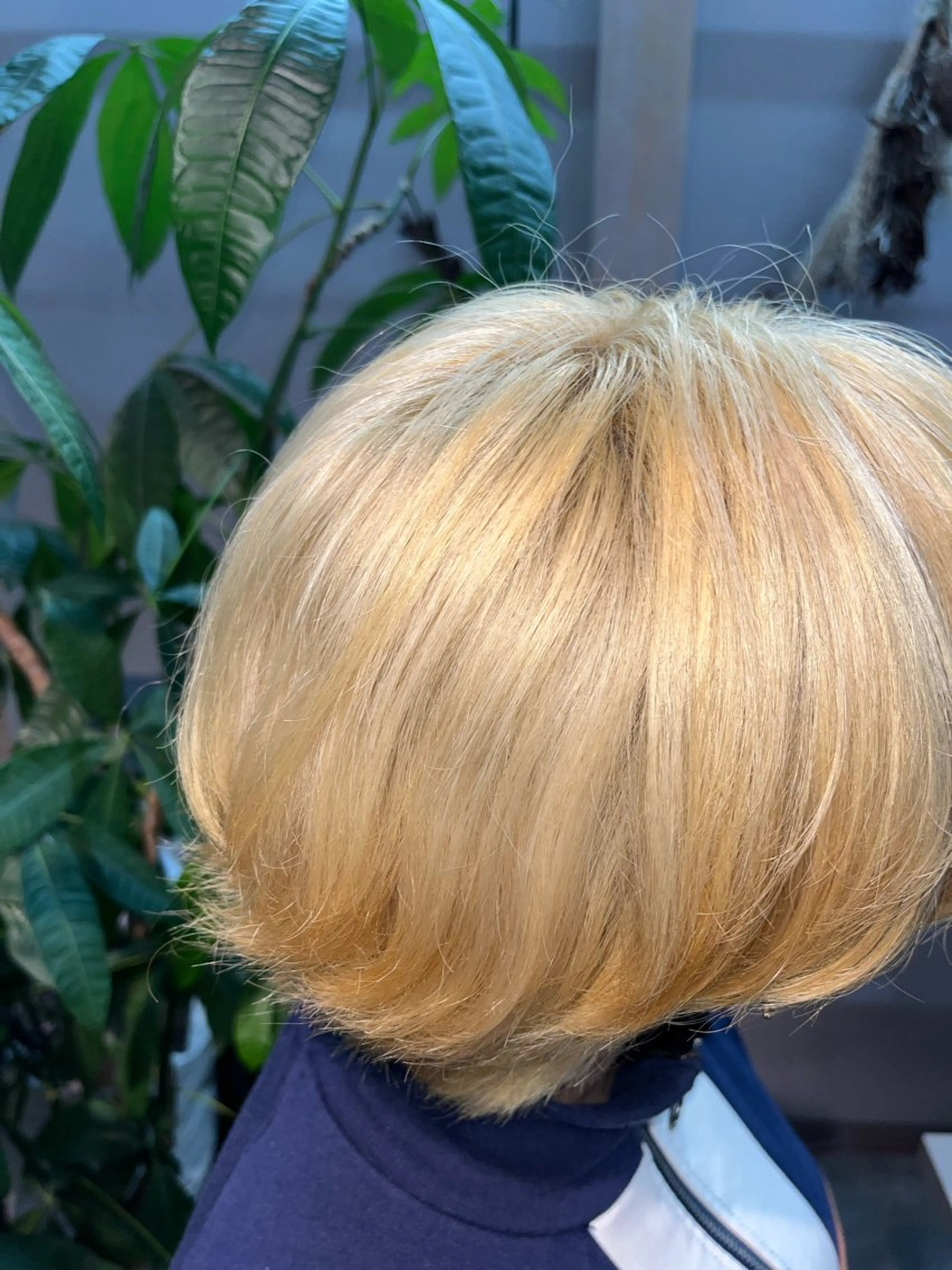 ショート ヘアカラー 松倉 沙奈のヘアスタイル