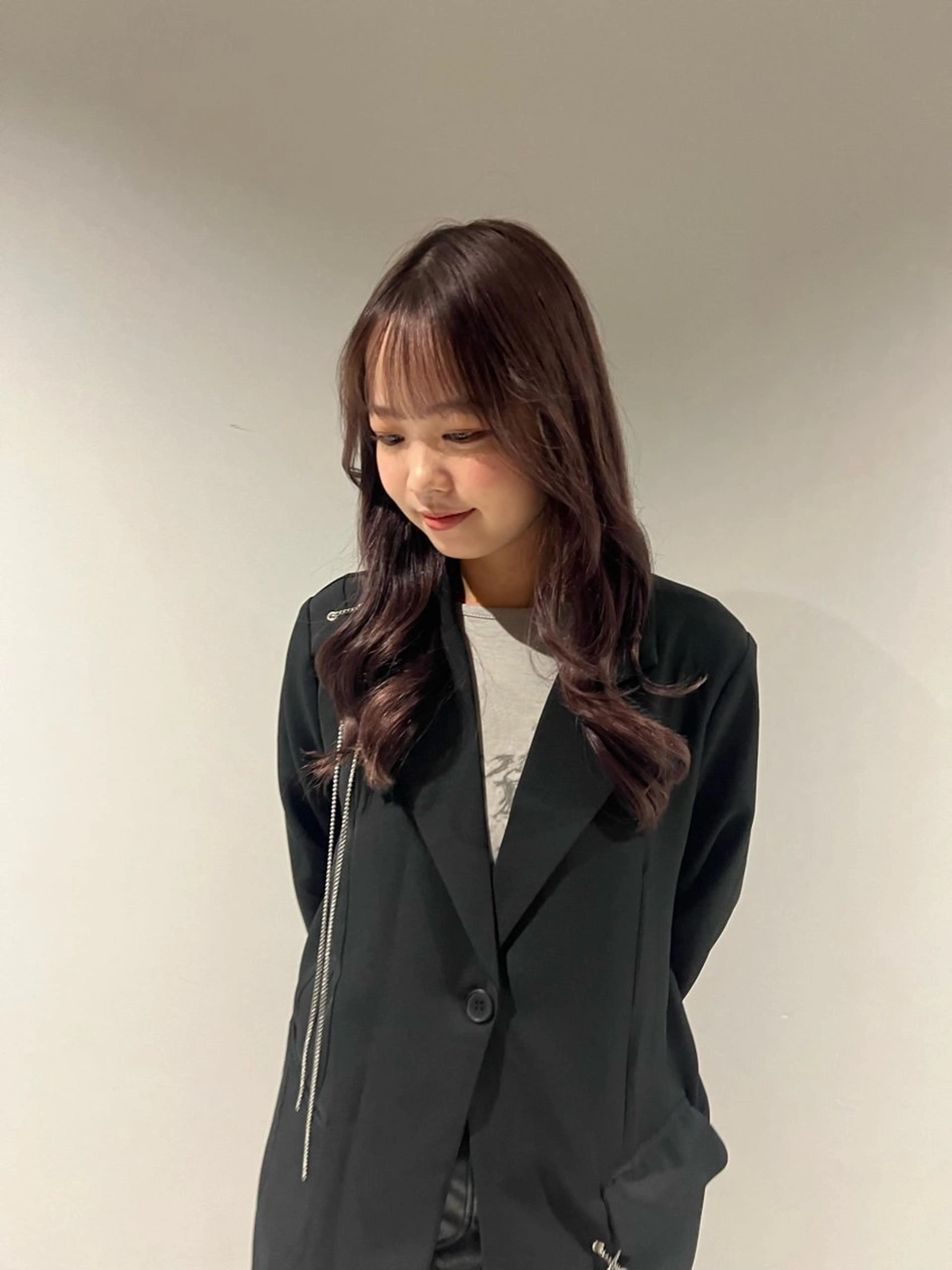 ロング カラー ヘアアレンジ 顔周りカット 韓国風ヘア レイヤーカット 石黒 理々花のヘアスタイル