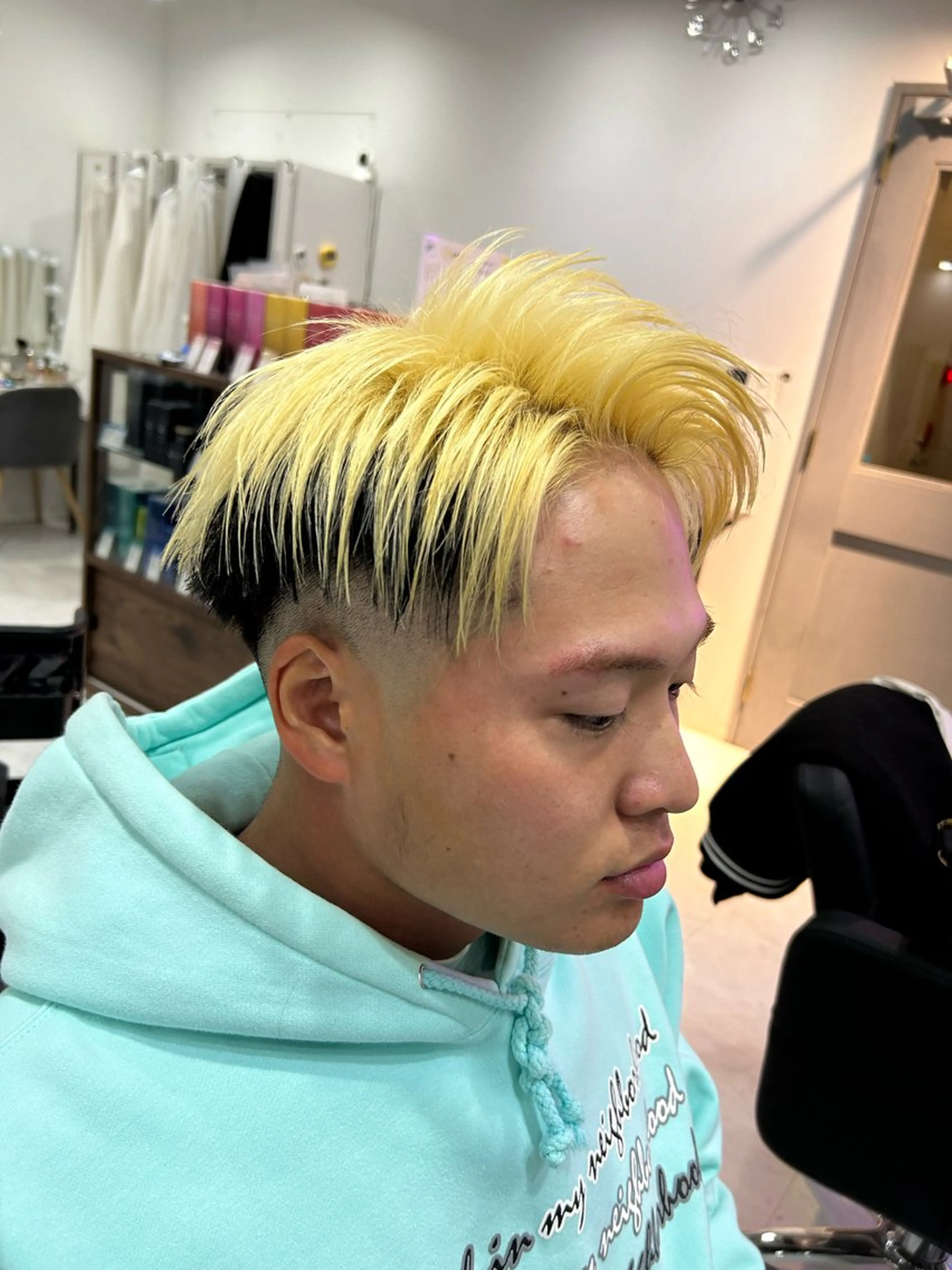 ショート カラー パーマ ヘアアレンジ メンズ カット トリートメント ヘアセット 🔥メンズ特化渡辺 ブリーチカラー🔥のヘアスタイル