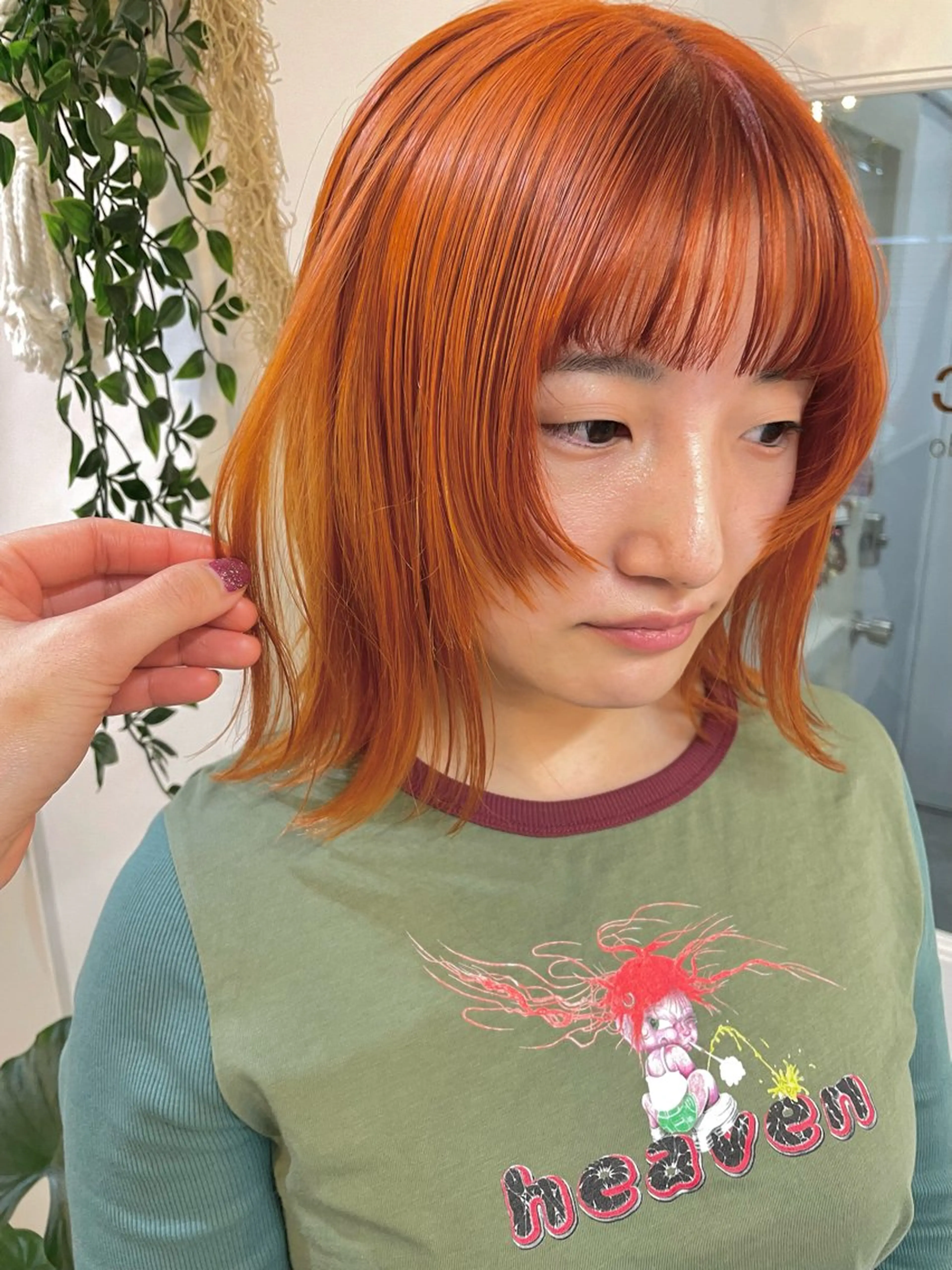 ミディアム カラー ベージュカラー ブリーチ オレンジ 姫カット レイヤーカット カット ヘアカラー ブリーチなしで透け感 暖色カラーボブaoiのヘアスタイル