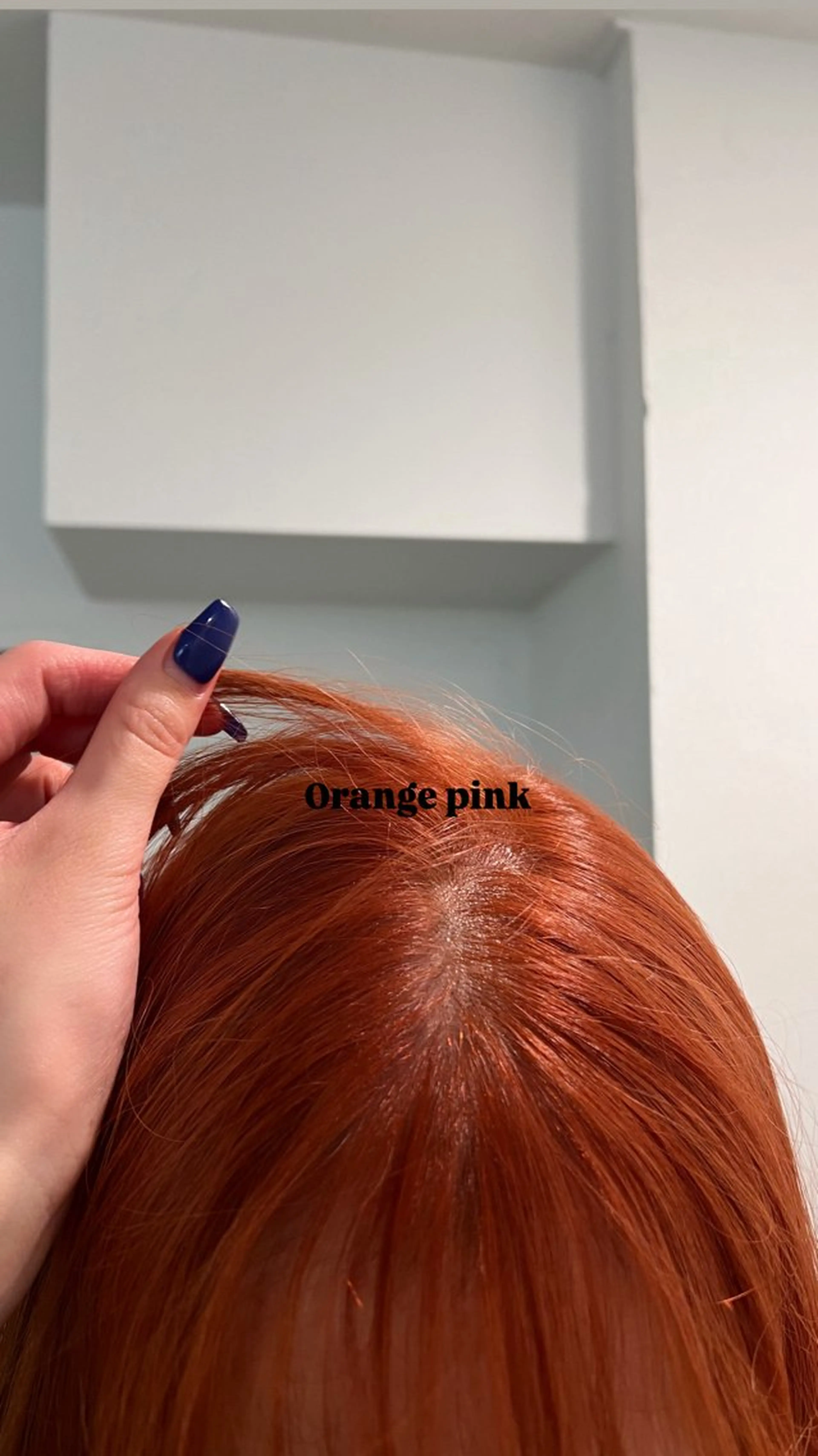 セミロング 室屋 鈴音のヘアスタイル