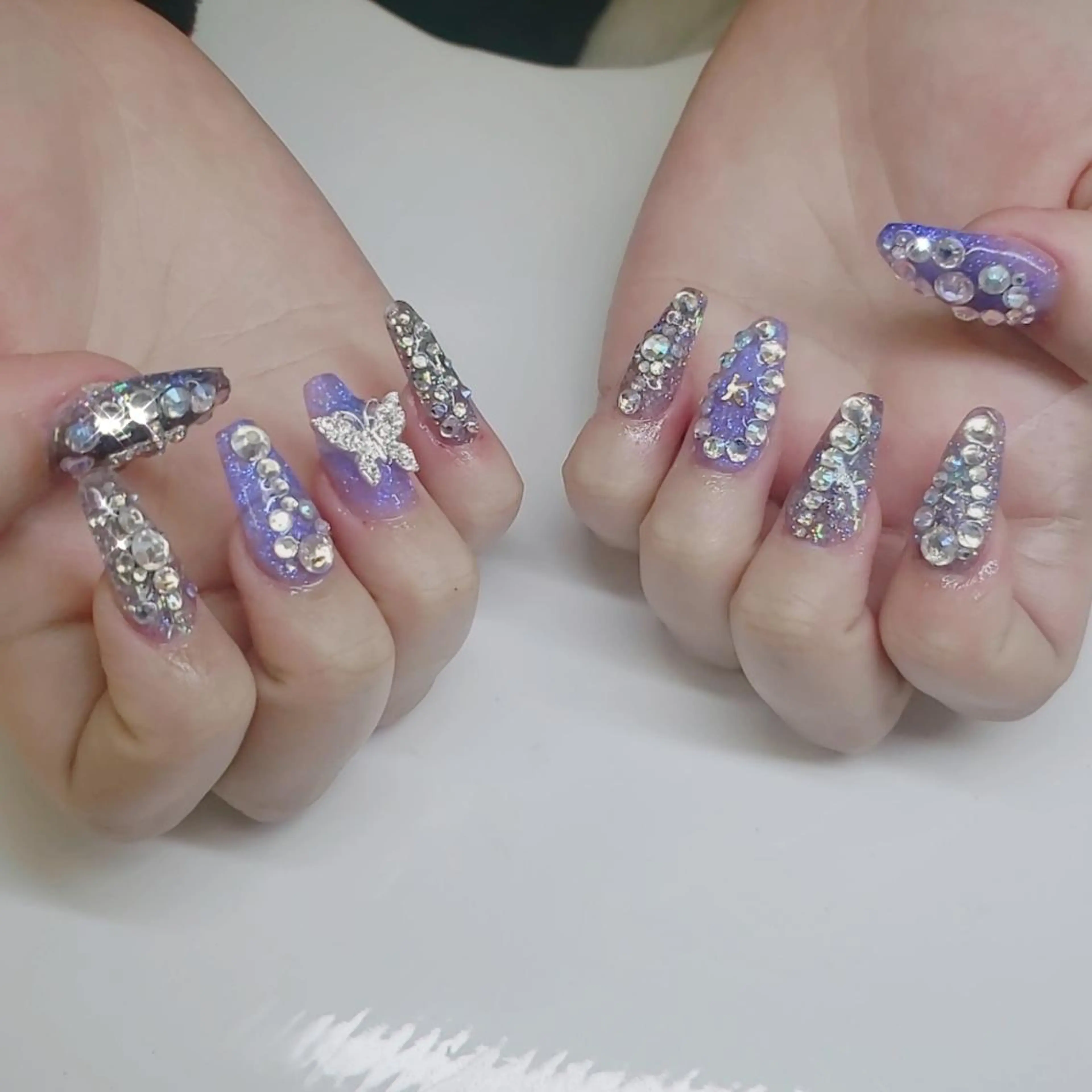ネイル ストーンネイル ハンドネイル クロキ 。のネイルデザイン