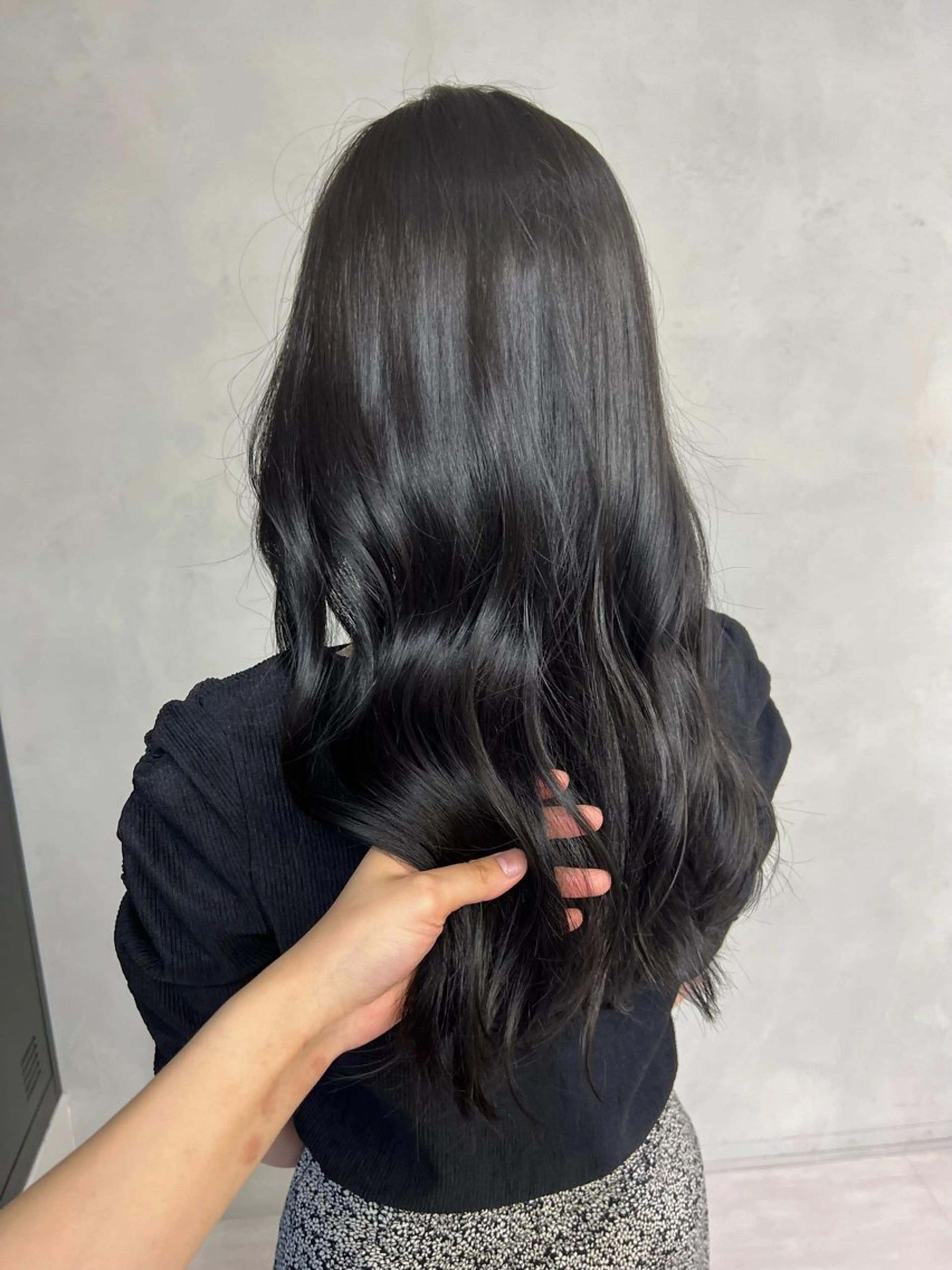 ロング カラー 小森聖奈 韓国風レイヤーカットのヘアスタイル