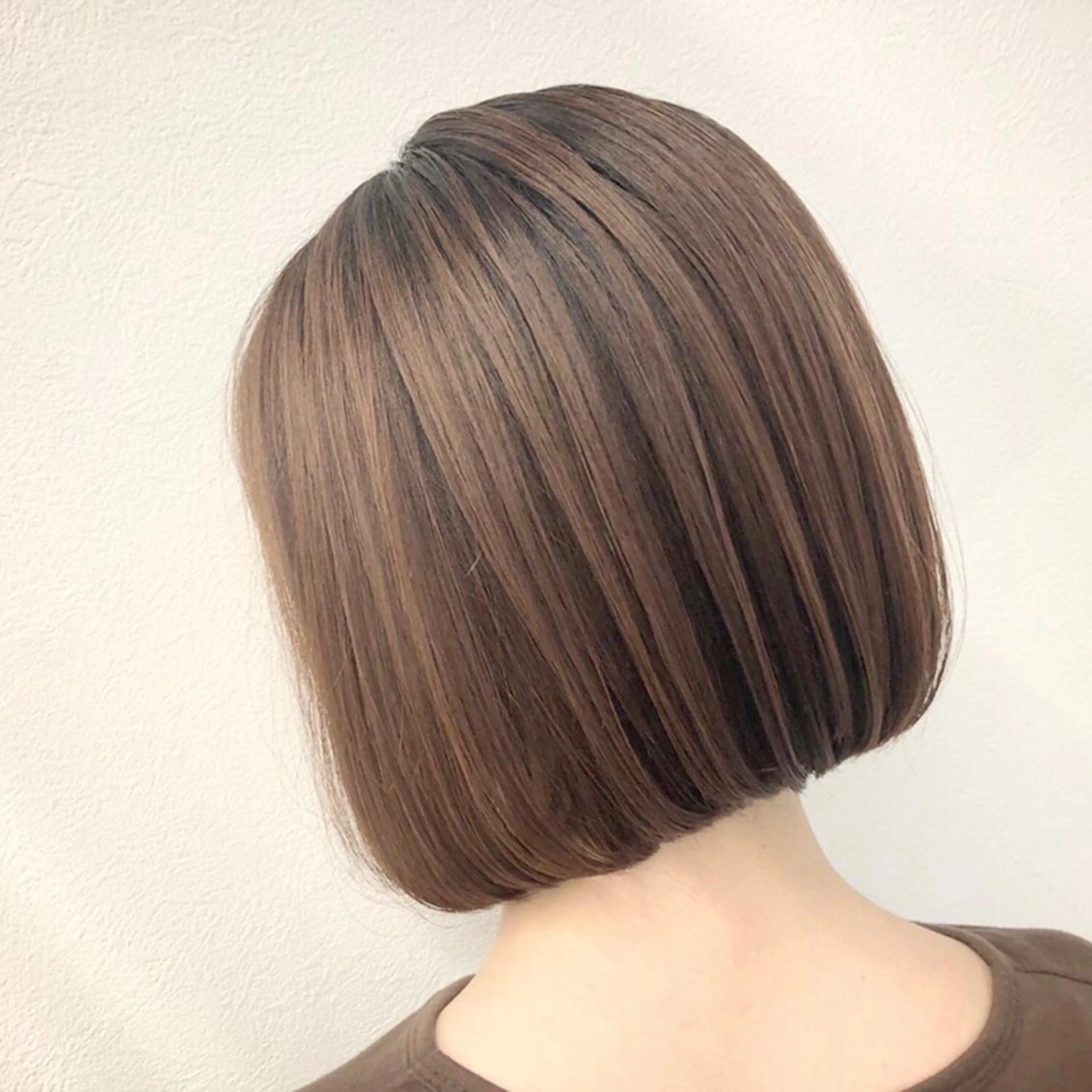 ショート ハイライト レイヤーカット NEO Beauty Salon所属・𝐍𝐄𝐎 𝐉𝐔𝐑𝐈のネイルデザイン