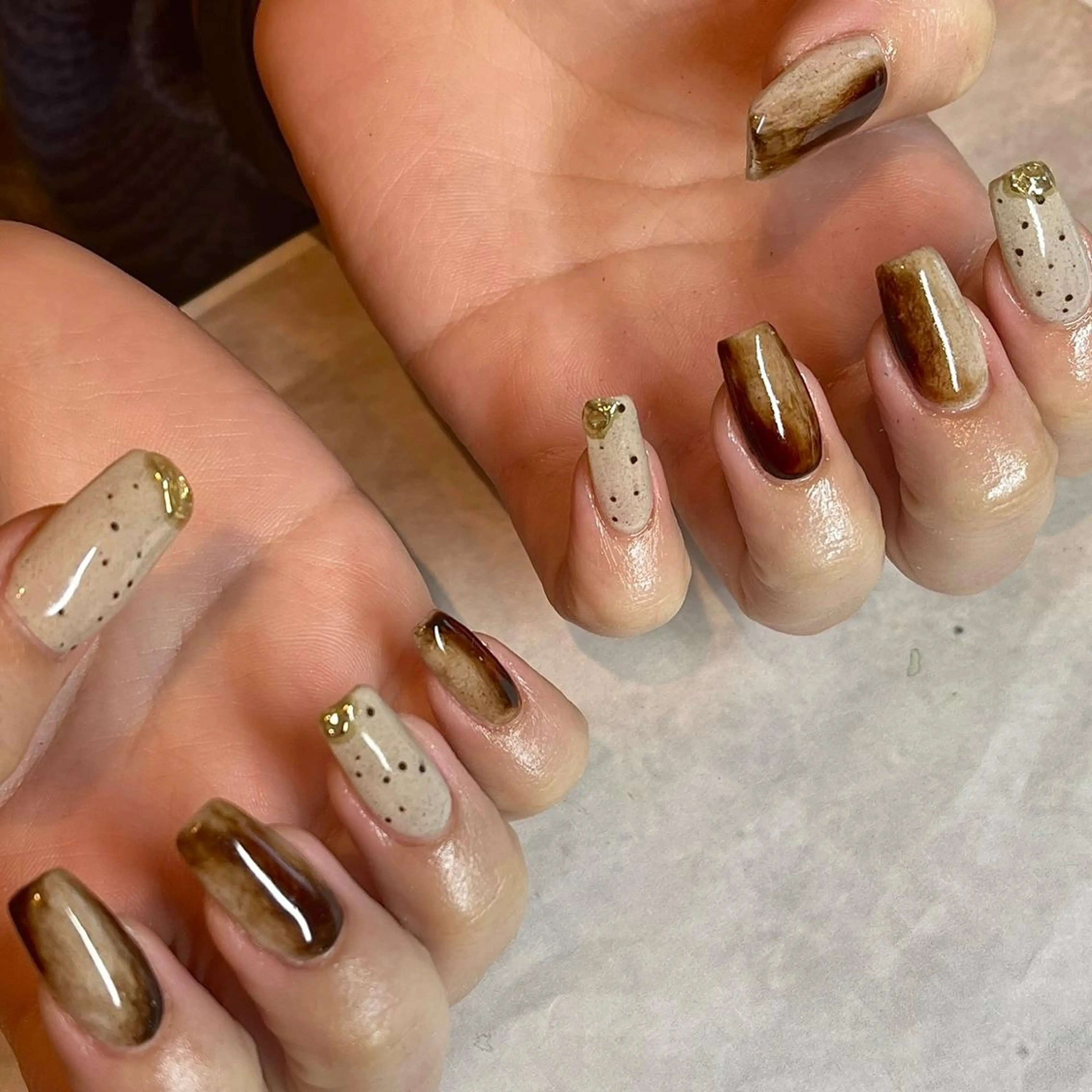 ネイル ブラウン ニュアンスネイル フリーランス¨̮⃝ ネイリストOKADAのネイルデザイン