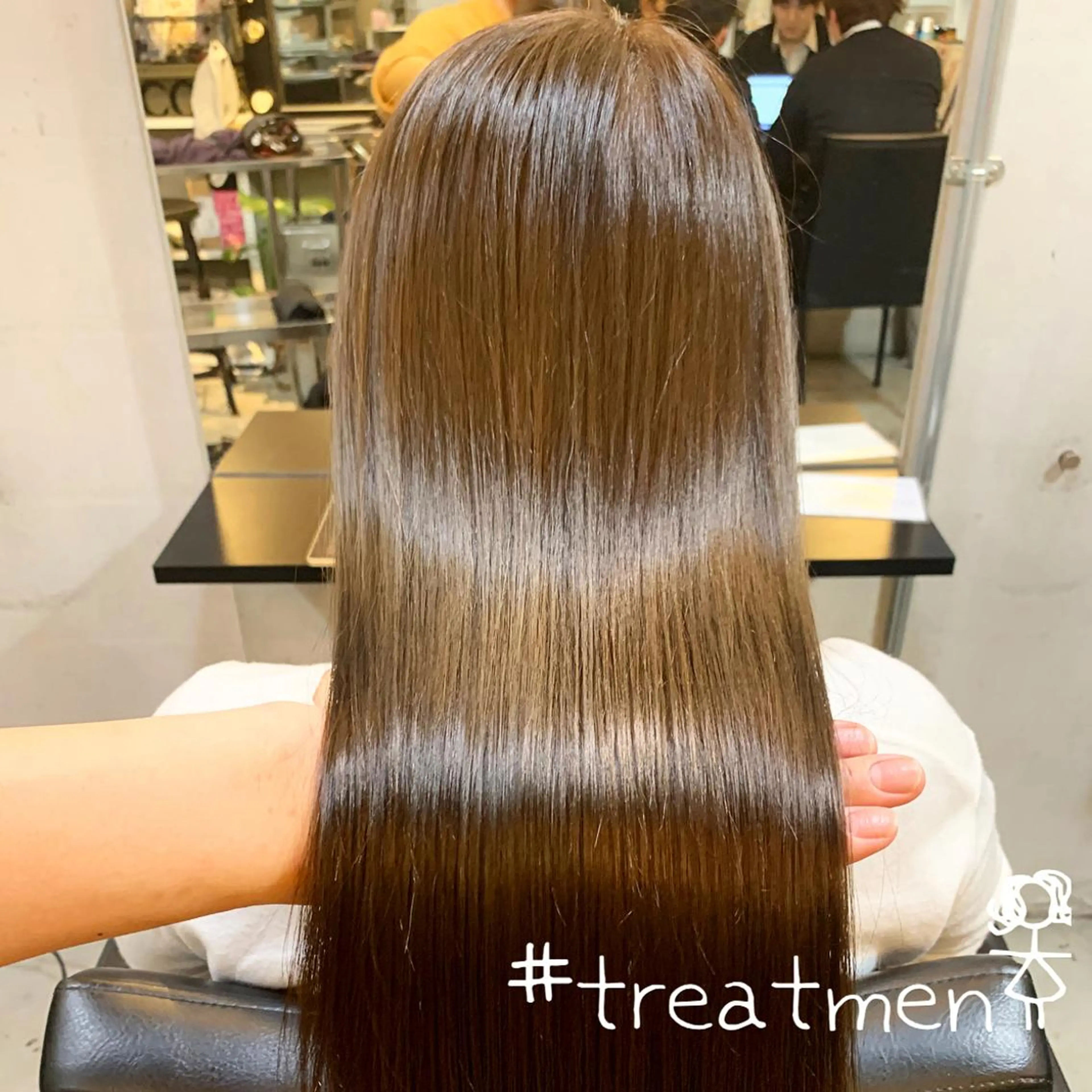 セミロング くせ毛 顔周りカット 似合わせカット トリートメント 武田涼レイヤーカット 髪質改善×縮毛矯正のヘアスタイル