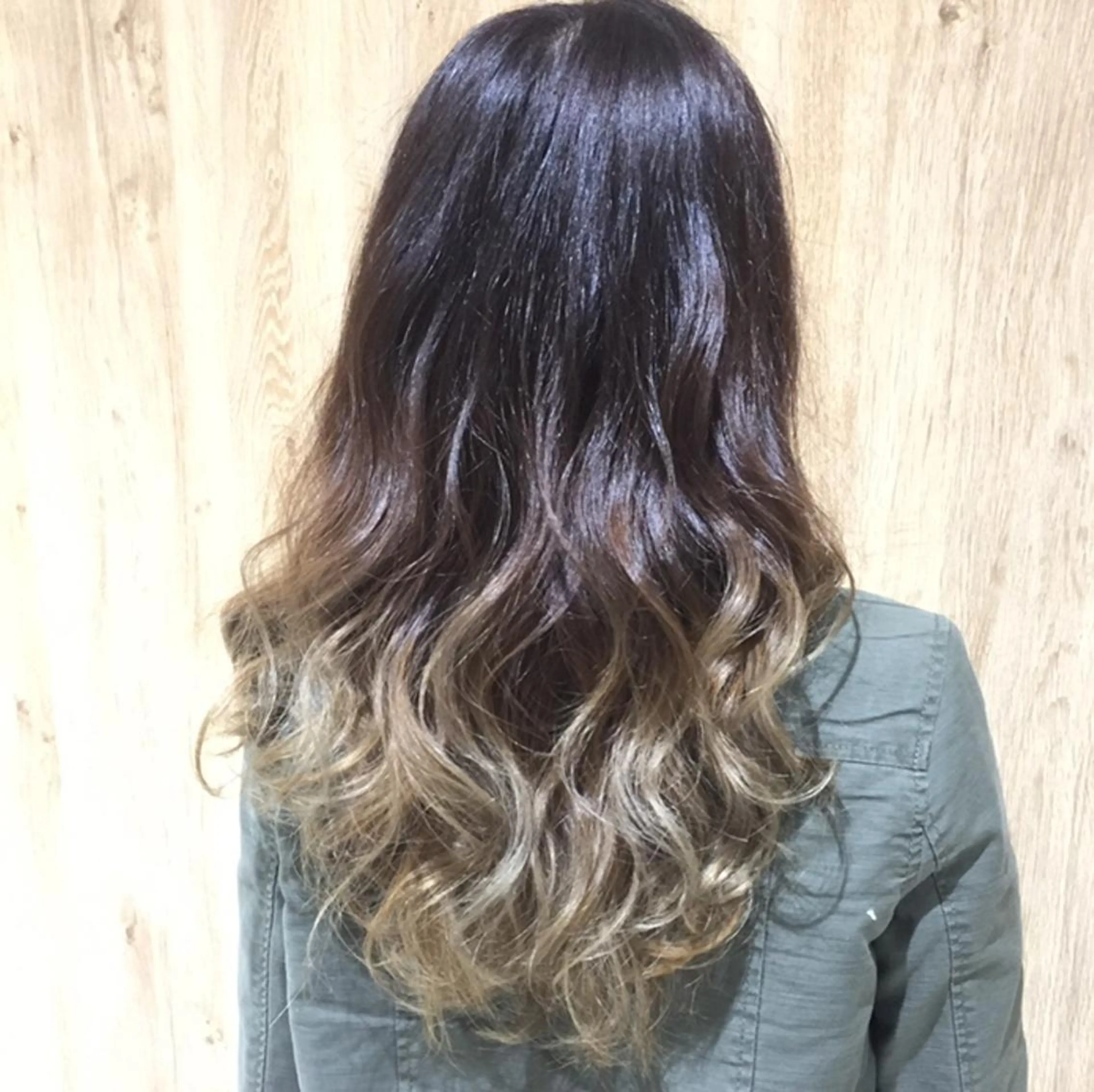 カラー グラデーションカラー 中林 由佳のヘアスタイル