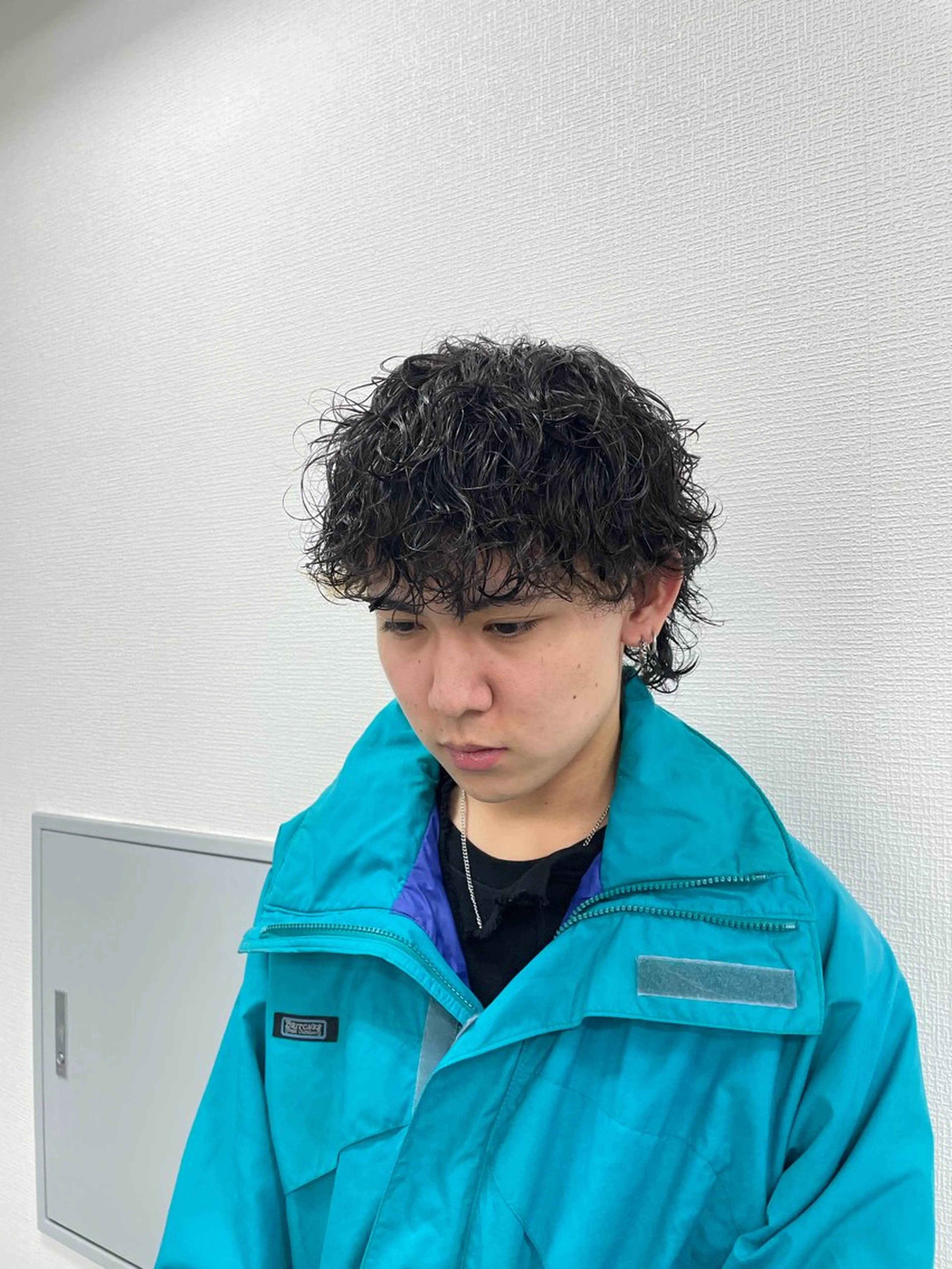 ショート パーマ メンズ メンズパーマ 波巻きパーマ 垢抜けハイトーン☀／ 笑顔の美容師／しゅんのヘアスタイル