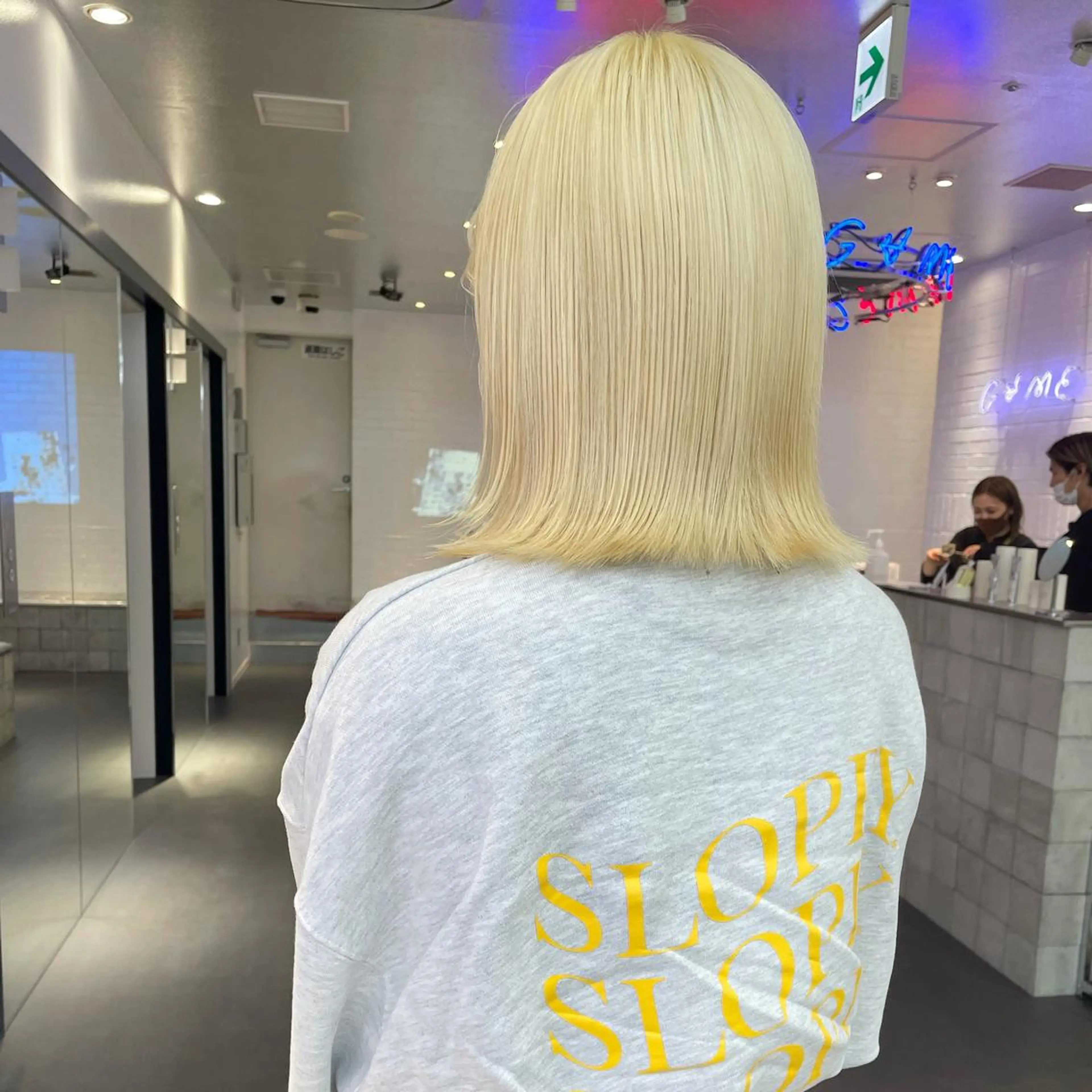 ミディアム カラー カット ヘアカラー トリートメント 🌈艶髪ベージュ🌈 ユウトのヘアスタイル