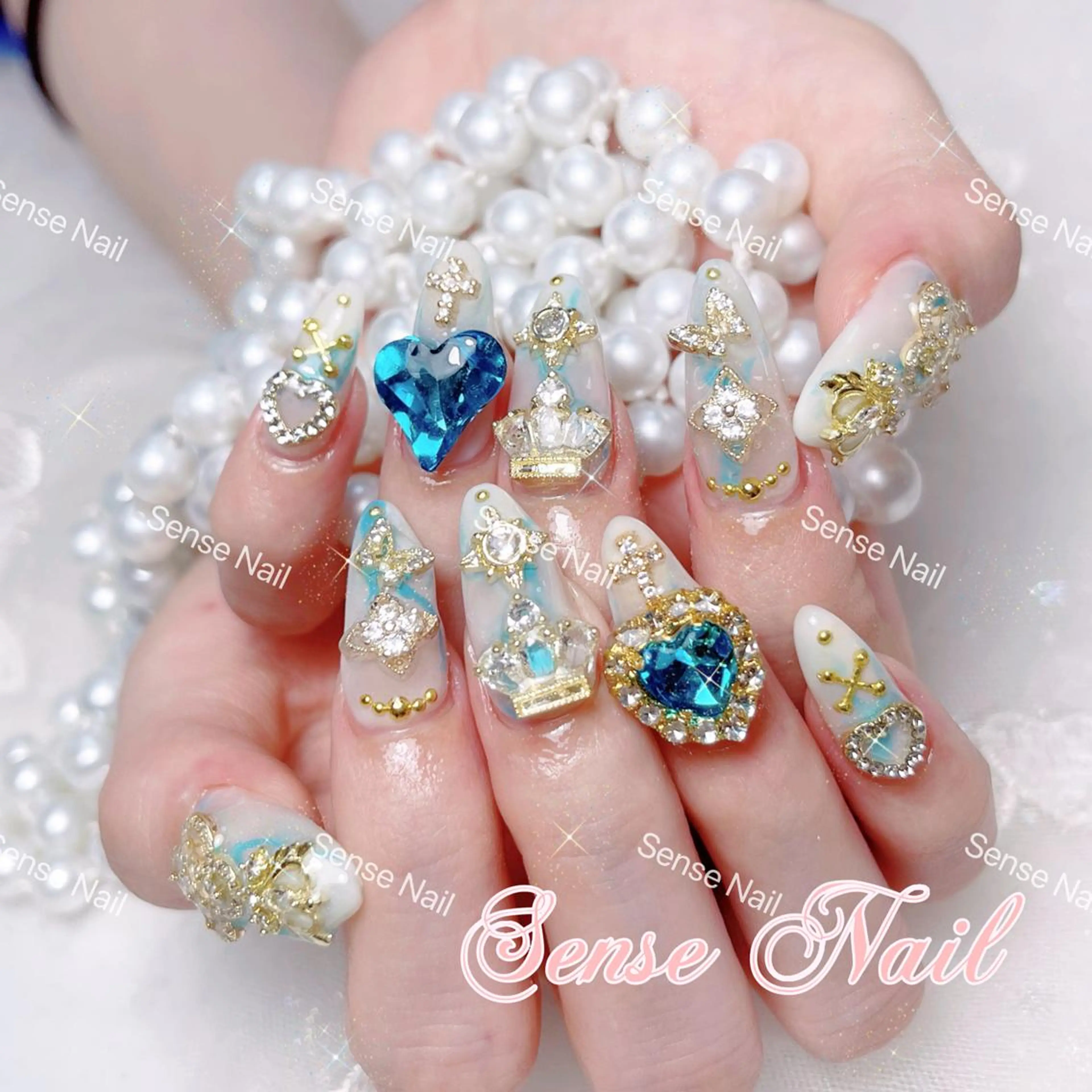 ネイル ハンドネイル Queening 🦋のネイルデザイン