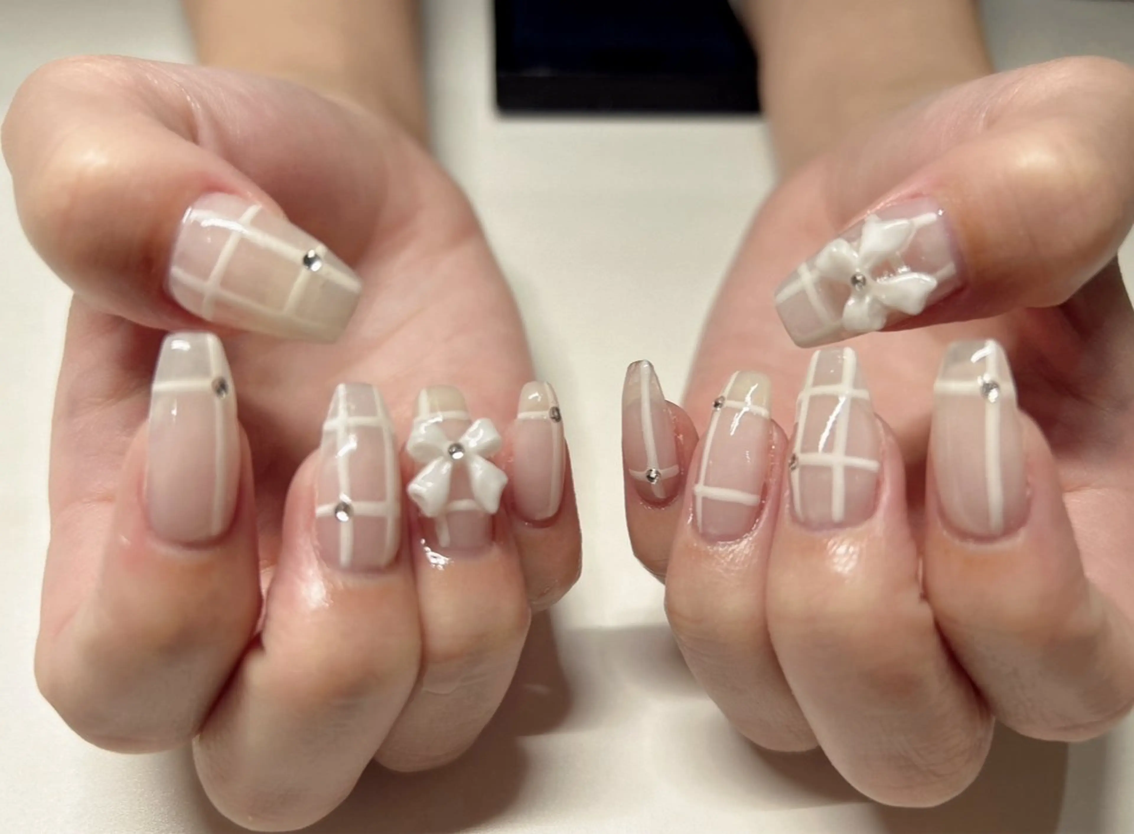 ネイル アートネイル フレンチネイル ジェルネイル グラデーション マグネットネイル ハンドネイル Miss:R 中津店所属・加藤 洋美のネイルデザイン