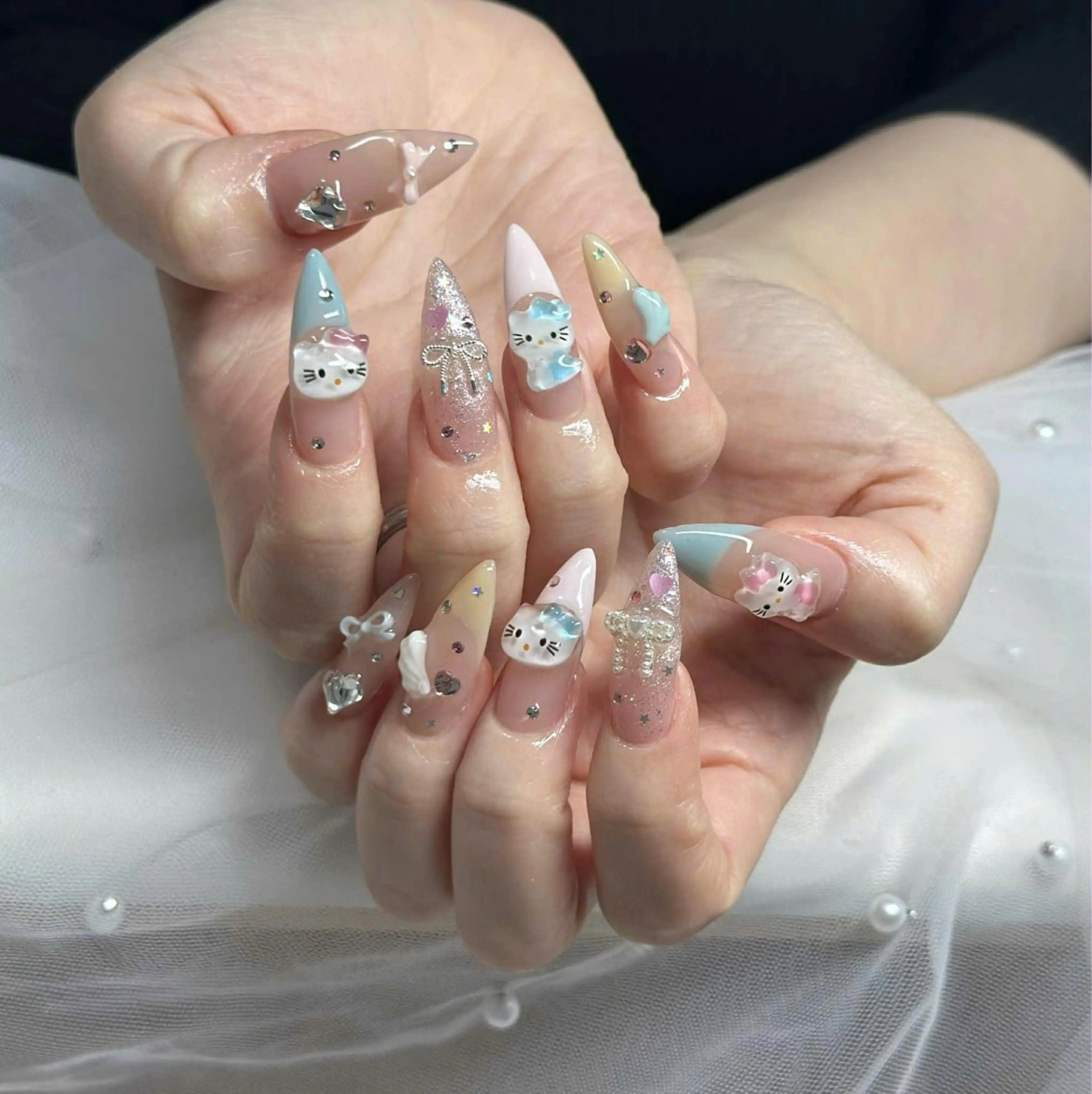 ネイル フレンチネイル ジェルネイル ガラスフレンチ ハロウィン ハート ハンドネイル H.baby Nail Salonのネイルデザイン