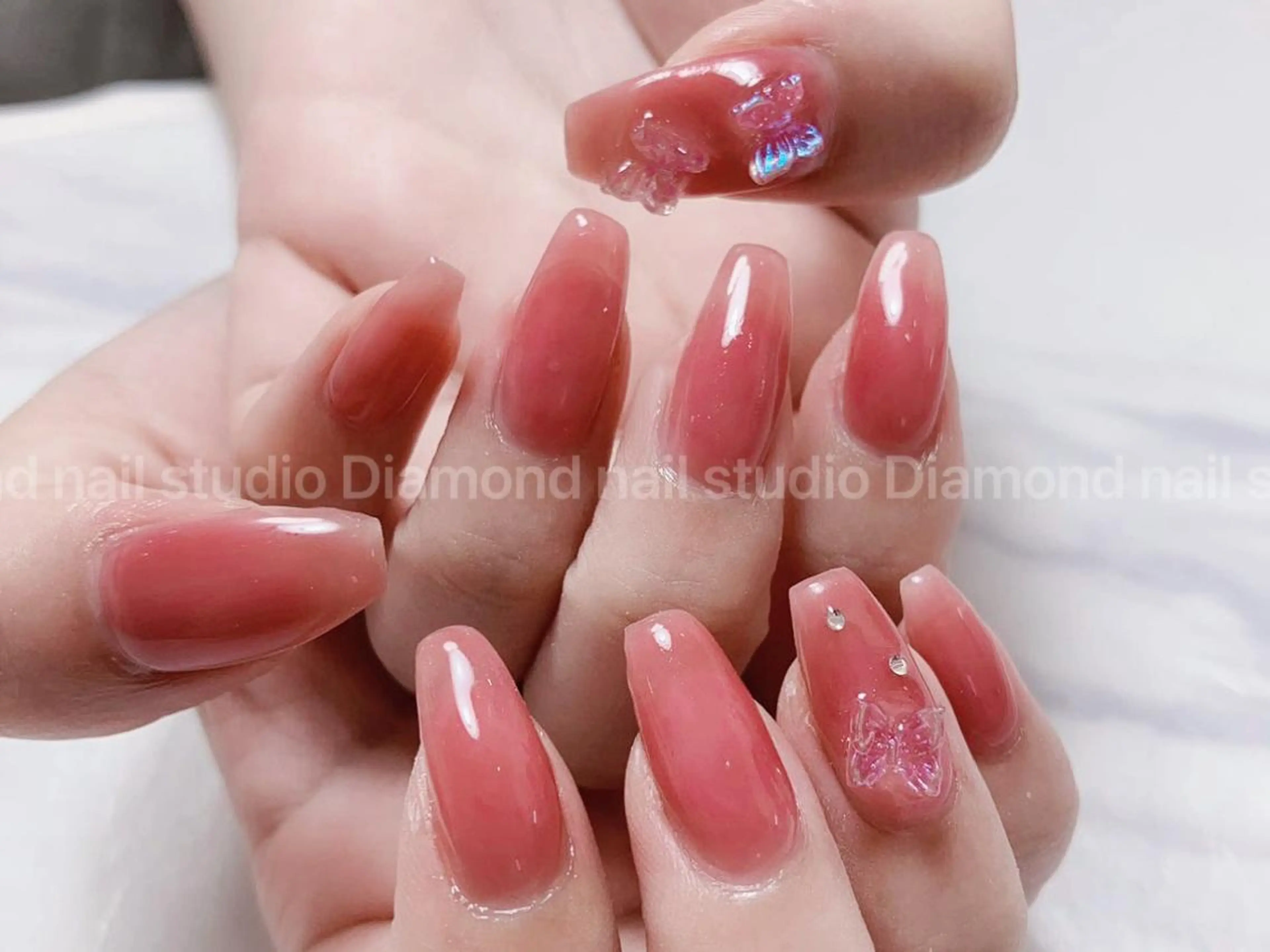 セミロング ハンドネイル DIAMOND 💅のネイルデザイン