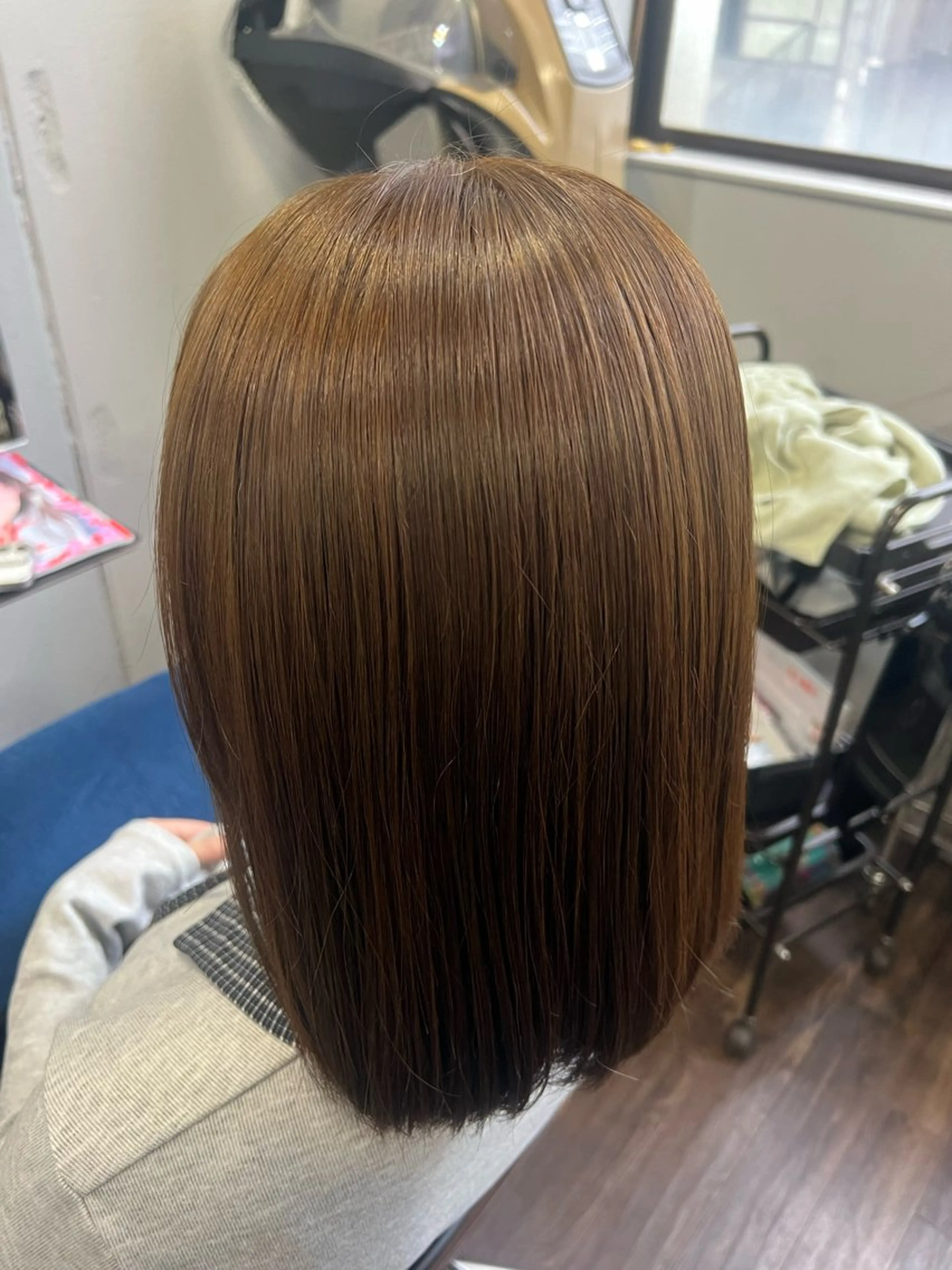 セミロング カラー デザインカラー ハイライトカラー ハイトーンカラー ハイライト ヘアカラー トリートメント terra🌈大久保 睦美のヘアスタイル
