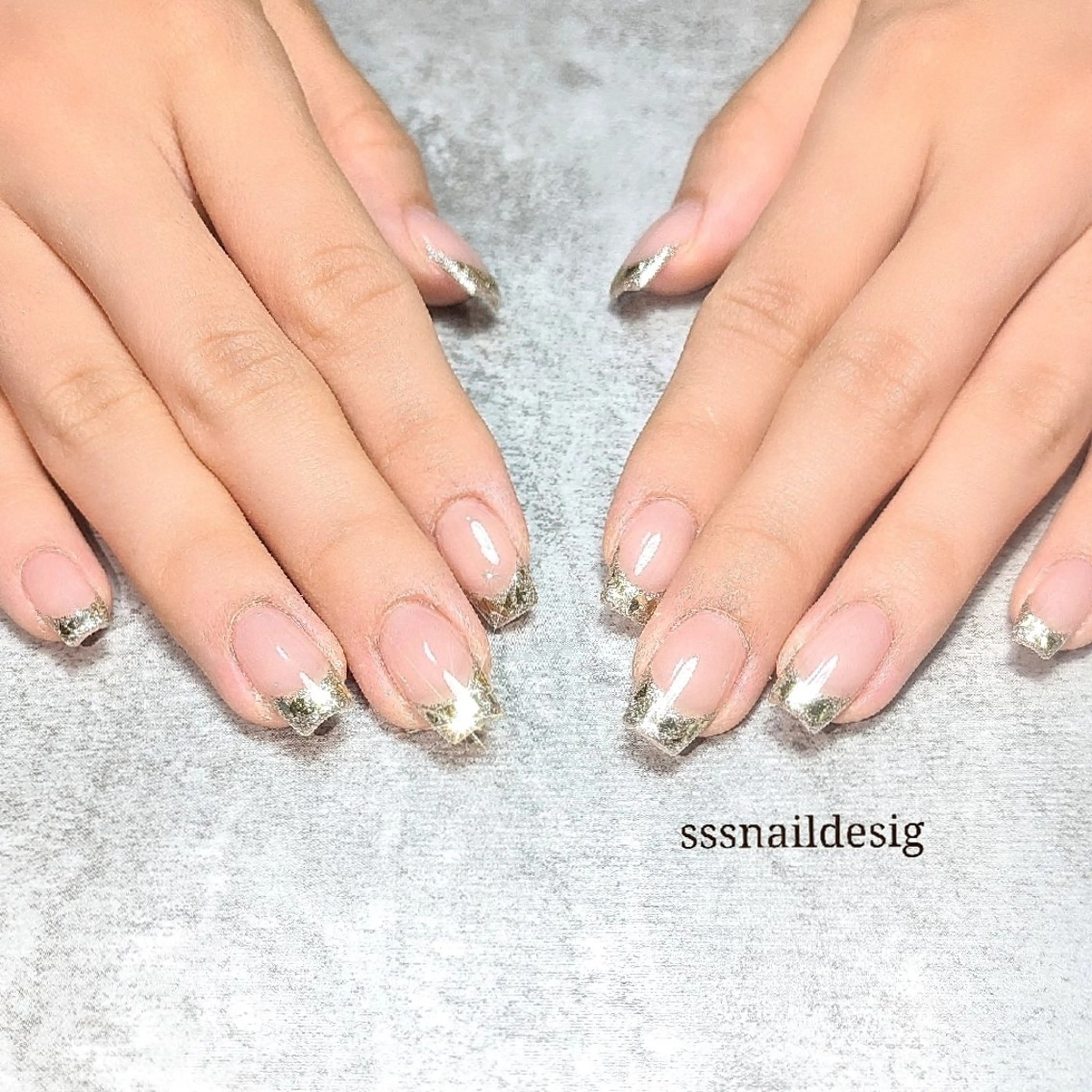 ネイル フレンチネイル ガラスフレンチ 塩見 聖子のネイルデザイン