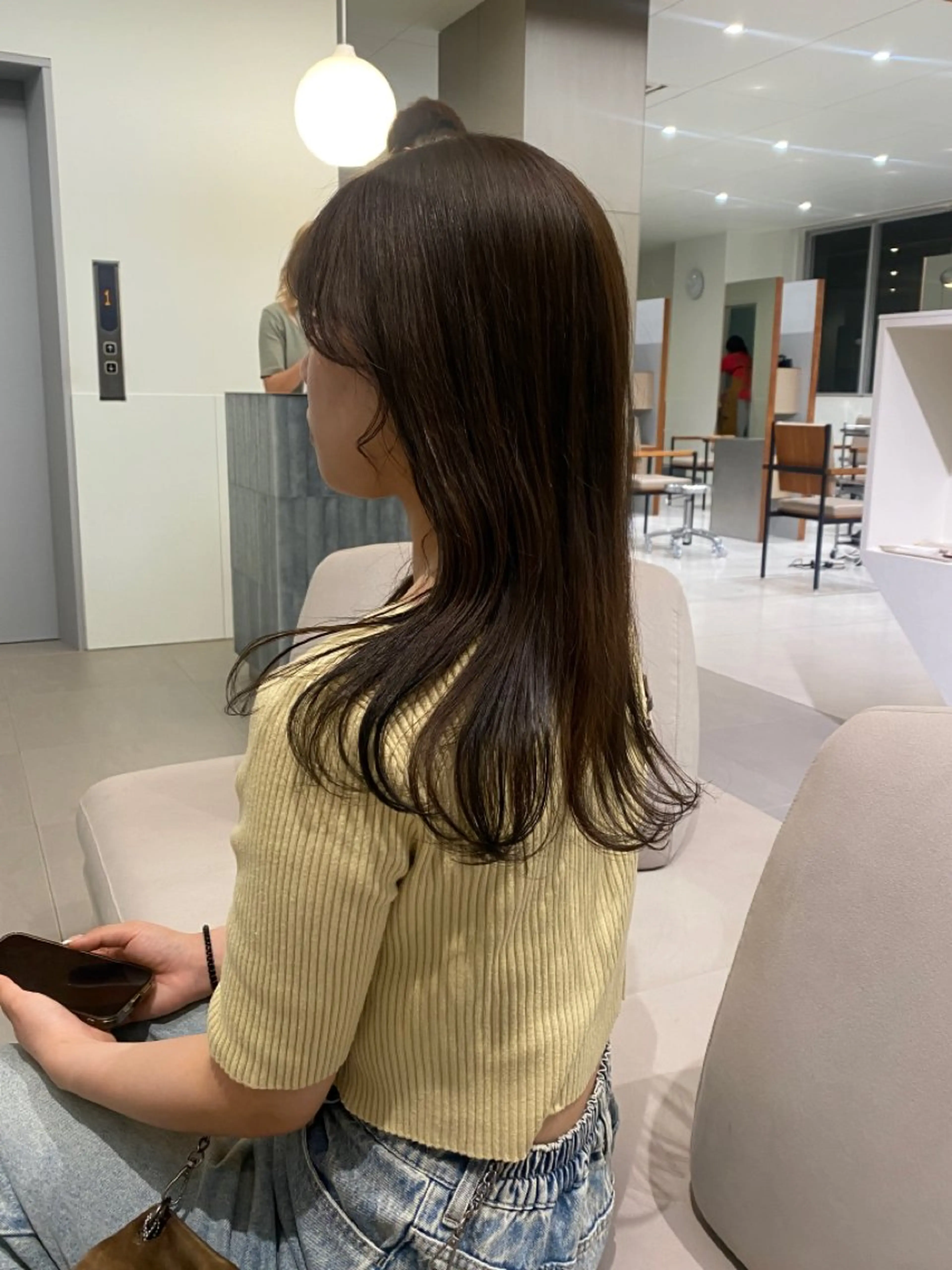 セミロング カラー ベージュカラー オリーブベージュ オリーブカラー ヘアカラー トリートメント 高発色ブリーチ/ ハイレイヤー🪽aiのヘアスタイル