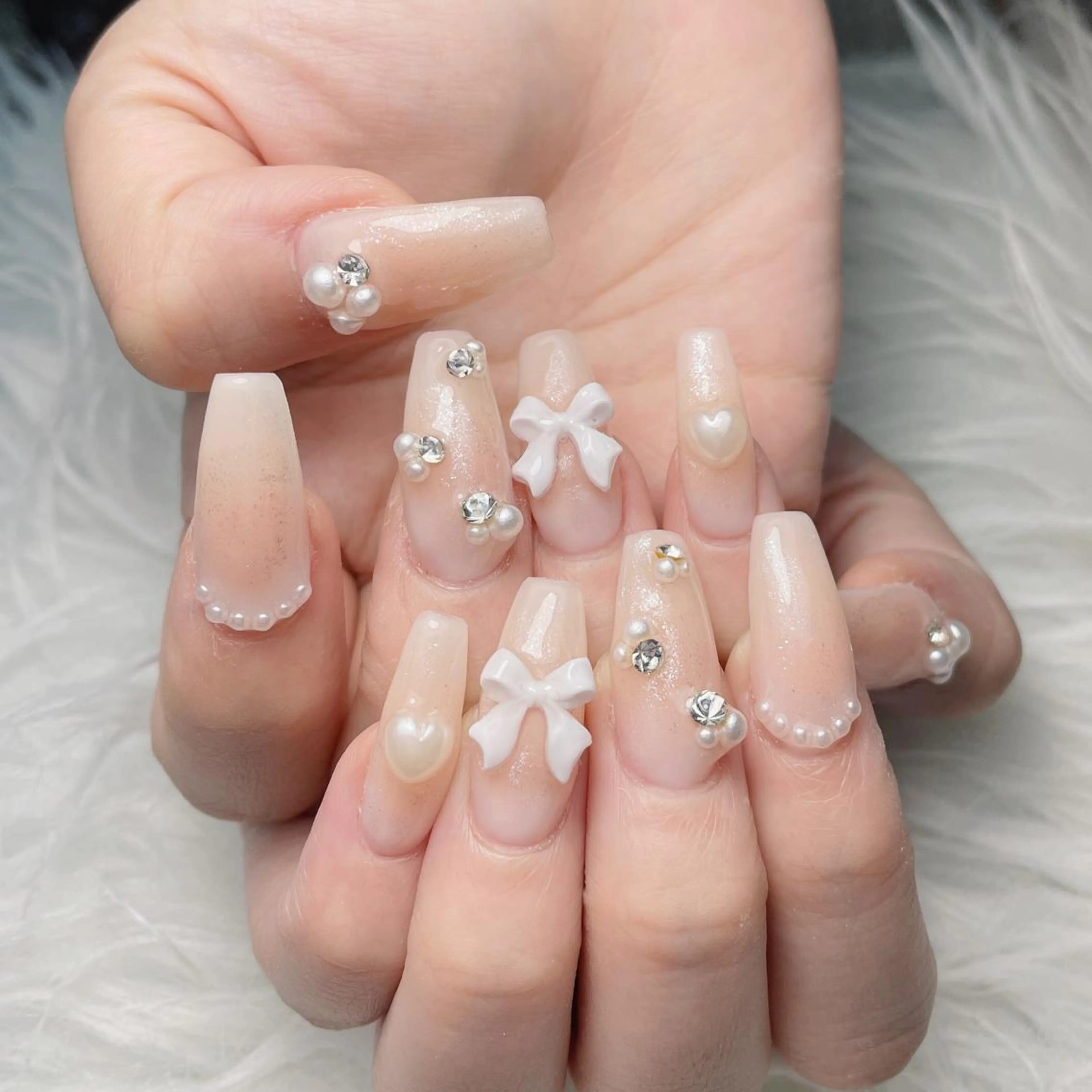 ネイル フレンチネイル ハート 韓国ネイル ミラーネイル リボン Melody Nail所属・Melody  3D/スカルプ専門店のネイルデザイン