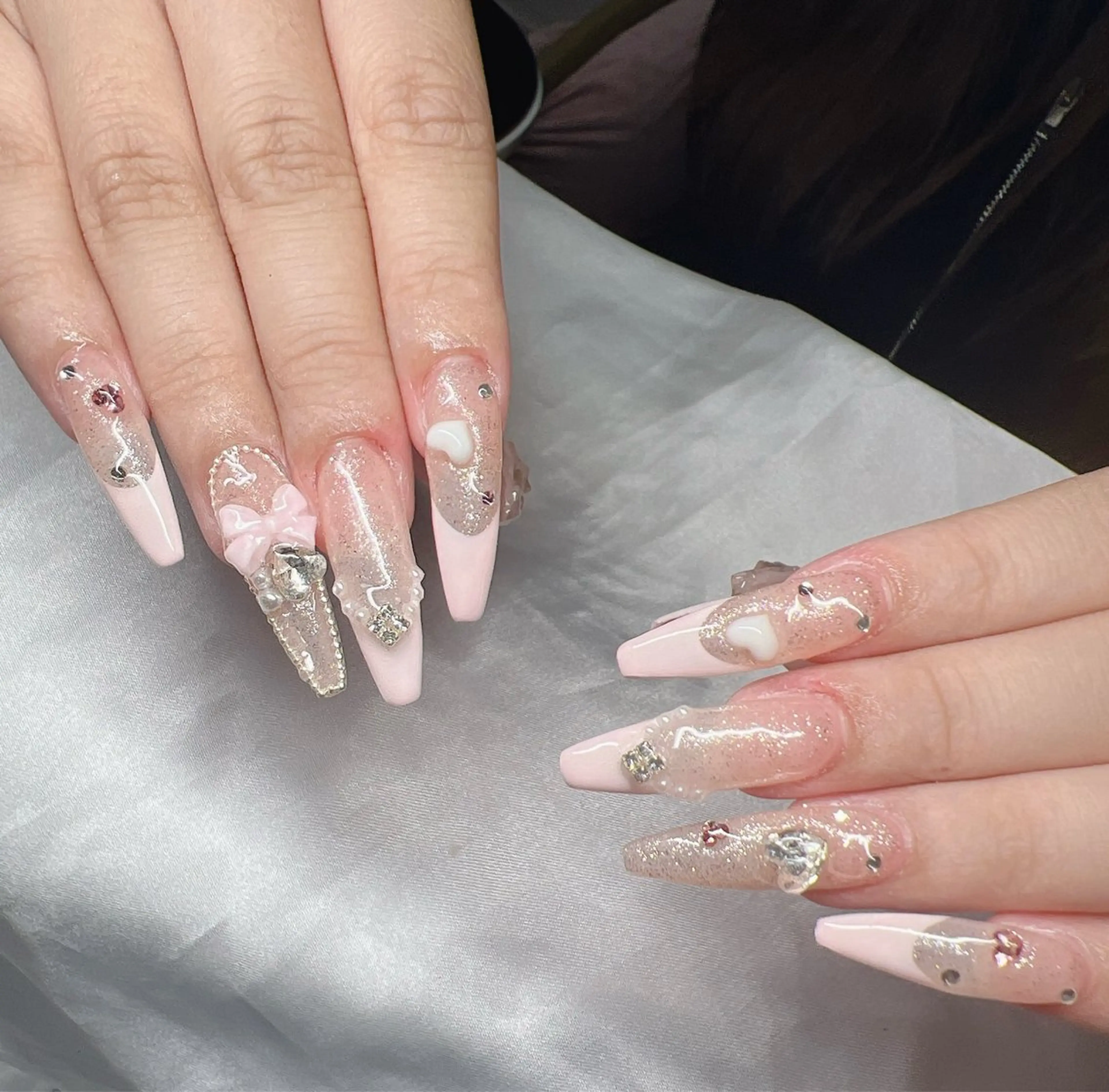 ネイル 長さ出し グラデーション 卒業式 キラキラネイル マグネットネイル ハンドネイル Lee Nailsのネイルデザイン