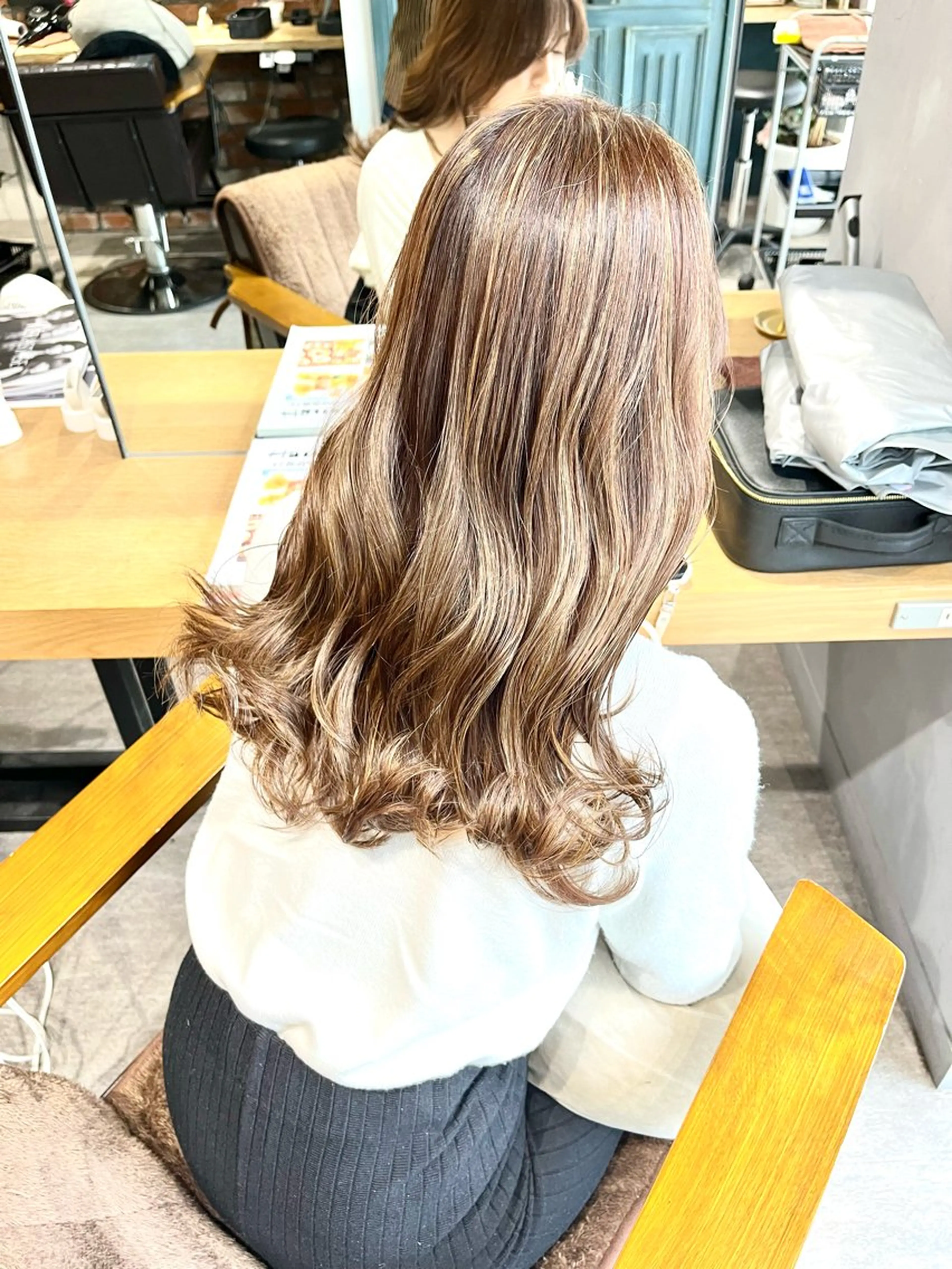 【明るい白髪染め】グレイカラー+艶トリートメントの写真