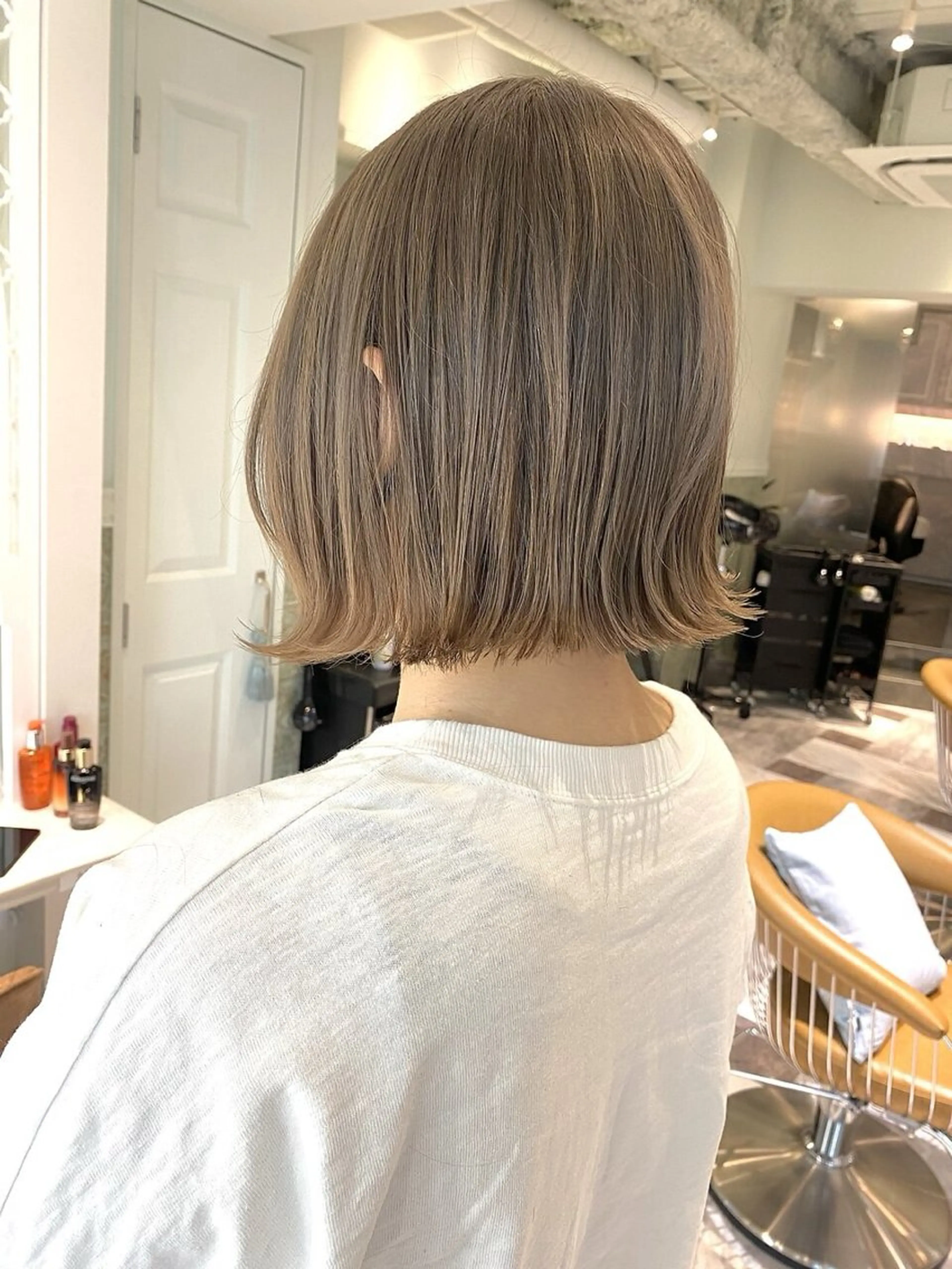 ショート カラー 木屋元一/透明感 /前髪/韓国ヘアのヘアスタイル