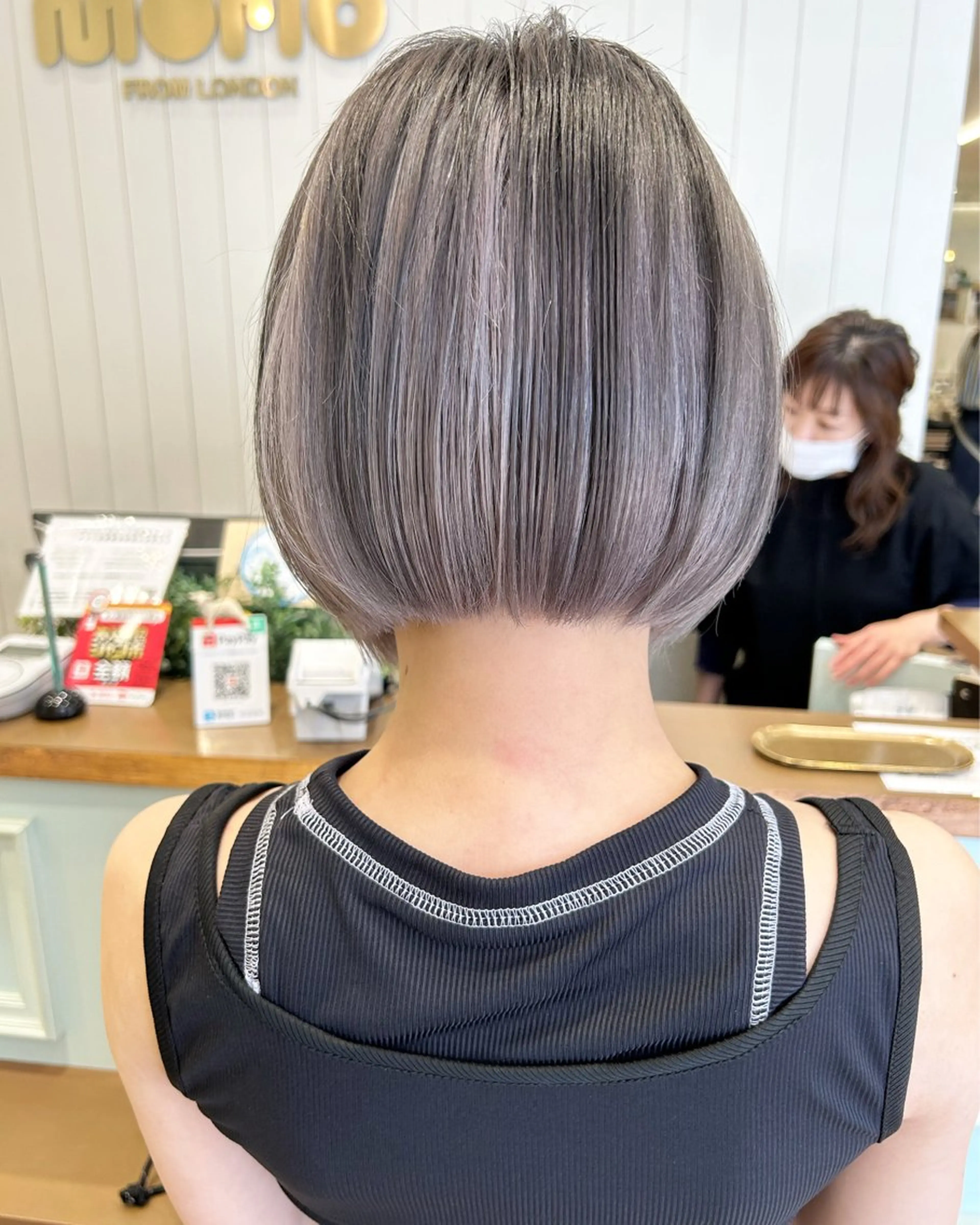 ショート ケアブリーチ 坪井佑樹のヘアスタイル