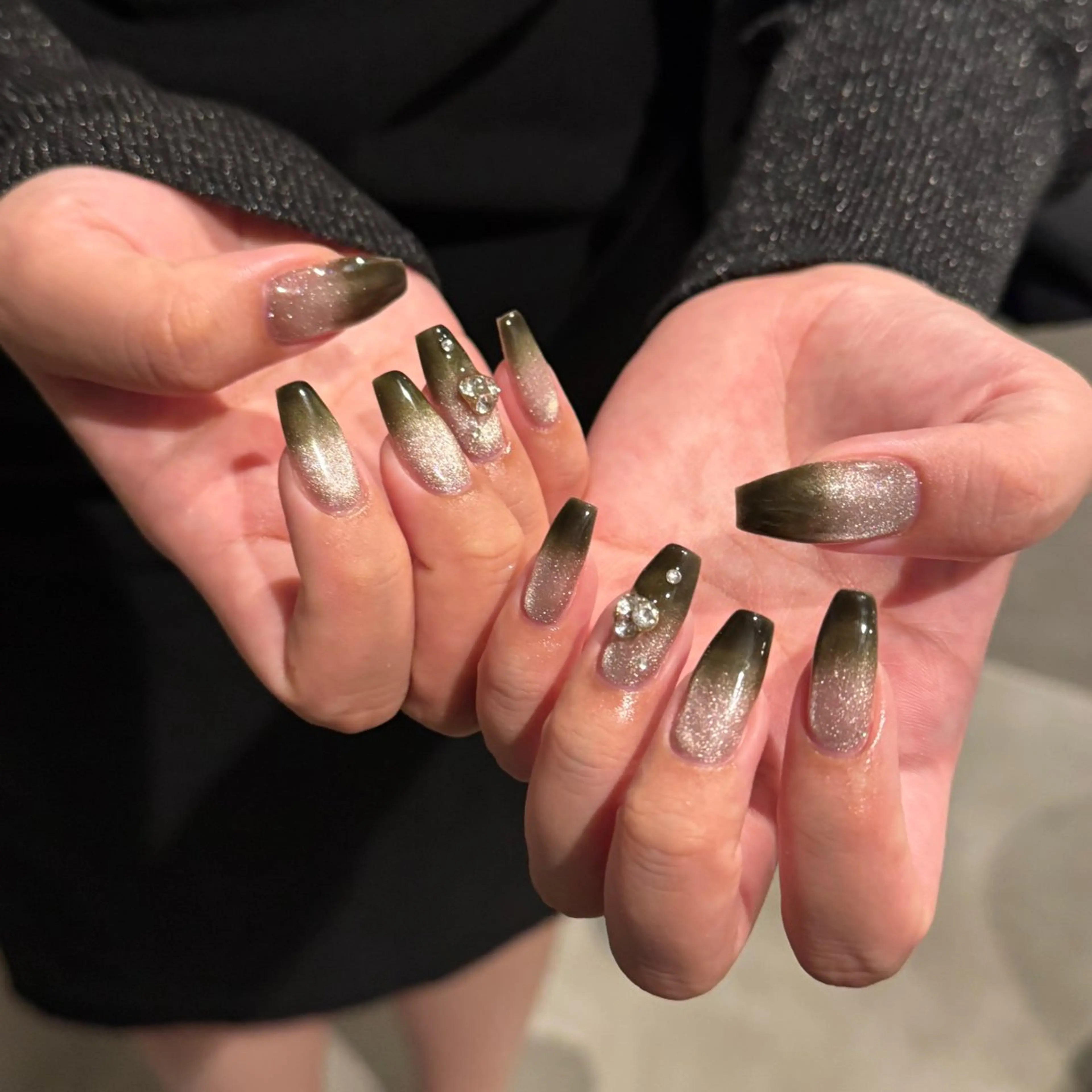 ネイル ハンドネイル 𝐫𝐚𝐢 𝐧𝐚𝐢𝐥の眉毛・アイブロウイメージ