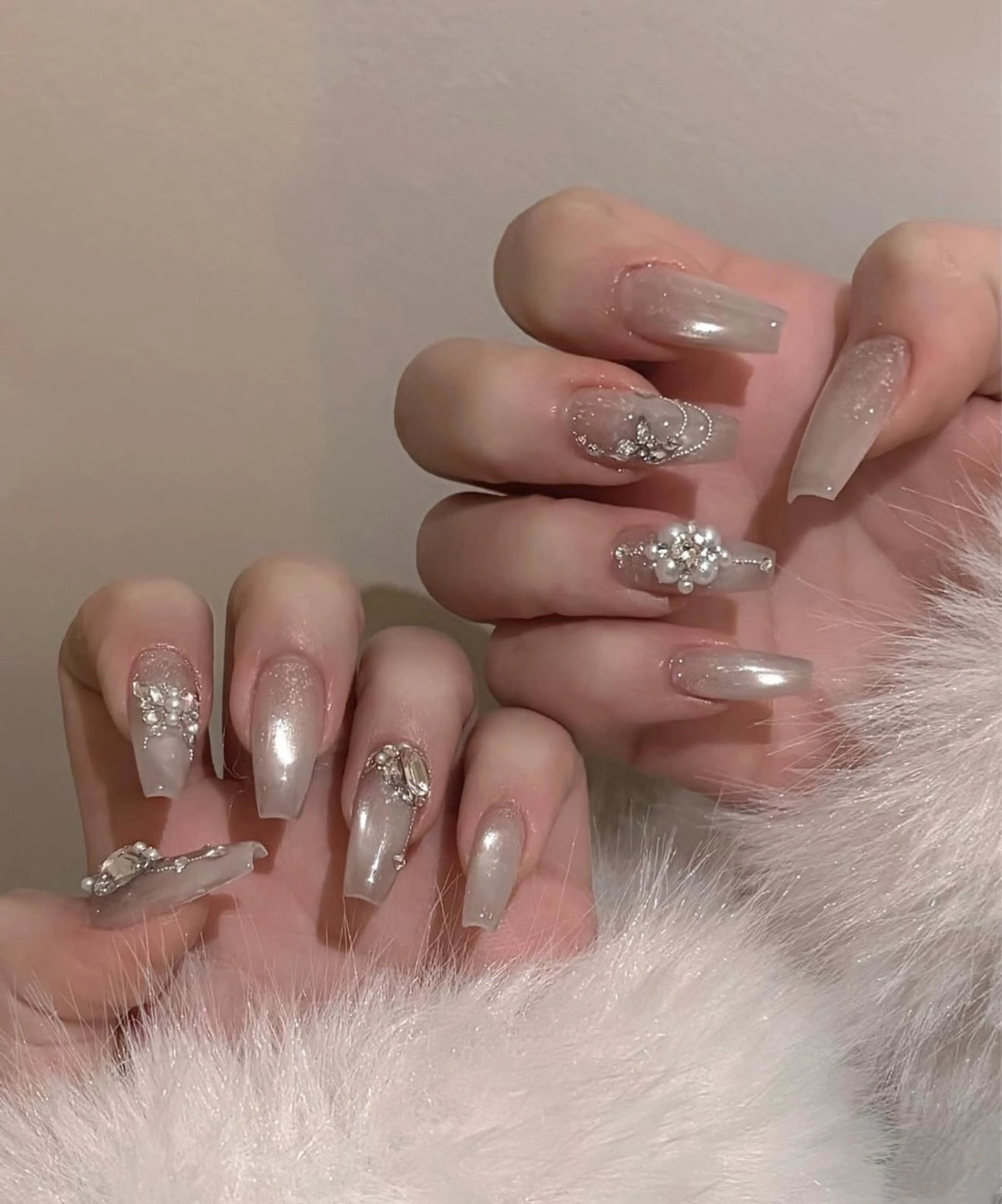 ネイル キラキラネイル マグネットネイル ミラーネイル ニュアンスネイル 春ネイル ハンドネイル Lyna 池袋のネイルデザイン