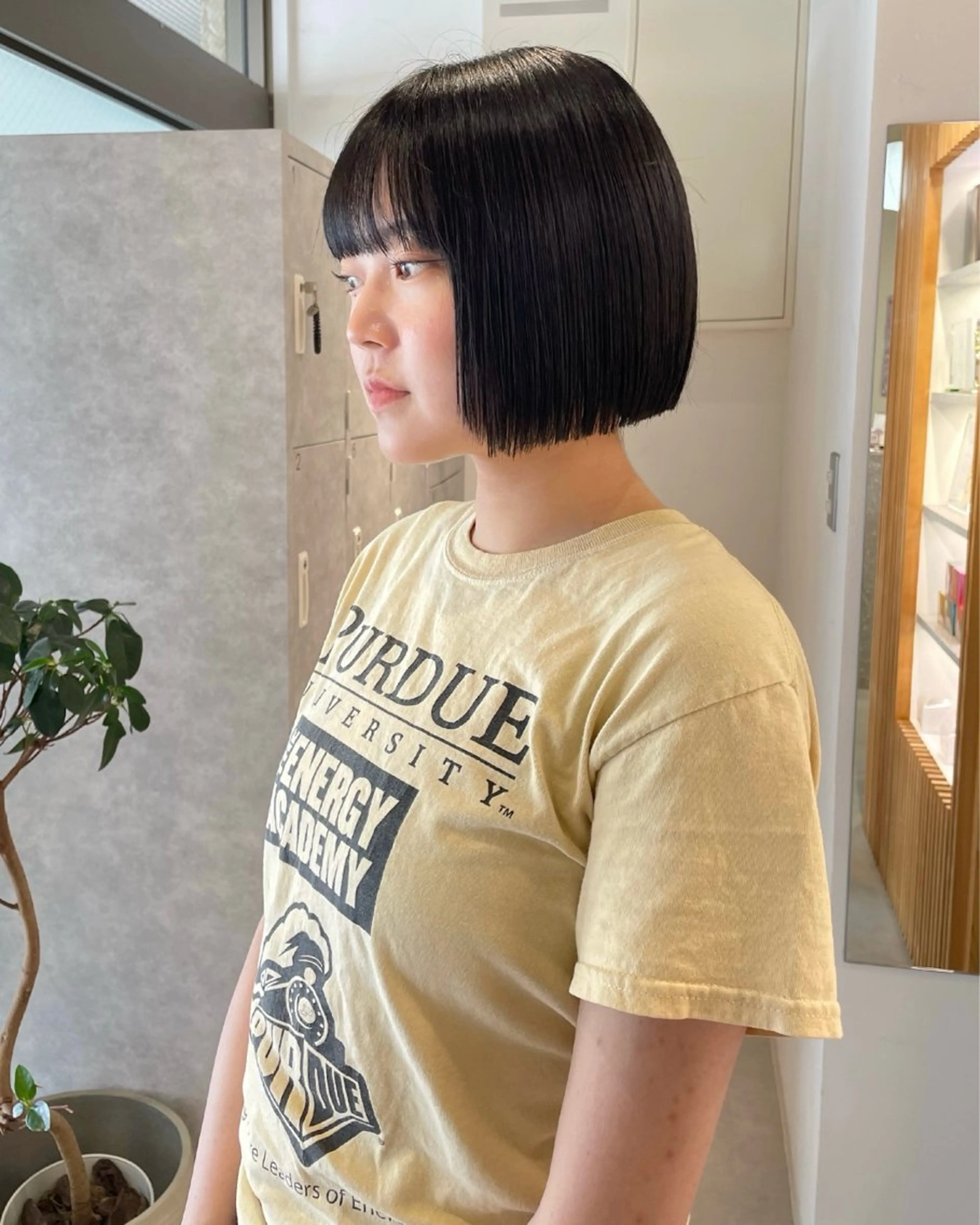 ショート カラー 黒髪 デザインパーマ/ 艶カラー/ボブのヘアスタイル