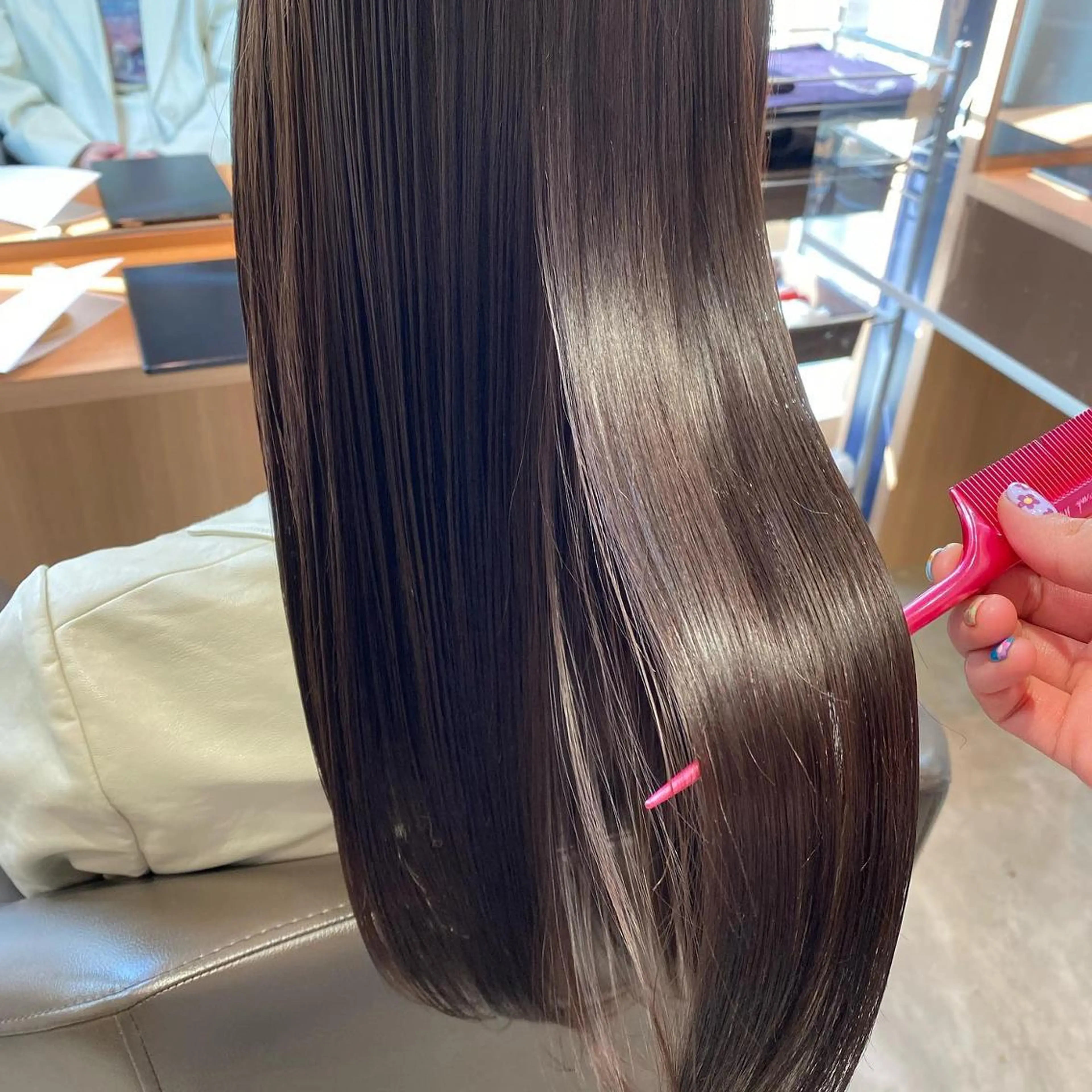 ミディアム カラー ヘアアレンジ ベージュカラー グラデーションカラー ハイライトカラー ミルクティーベージュ くせ毛 韓国/髪質改善💘 櫻井かれんのヘアスタイル