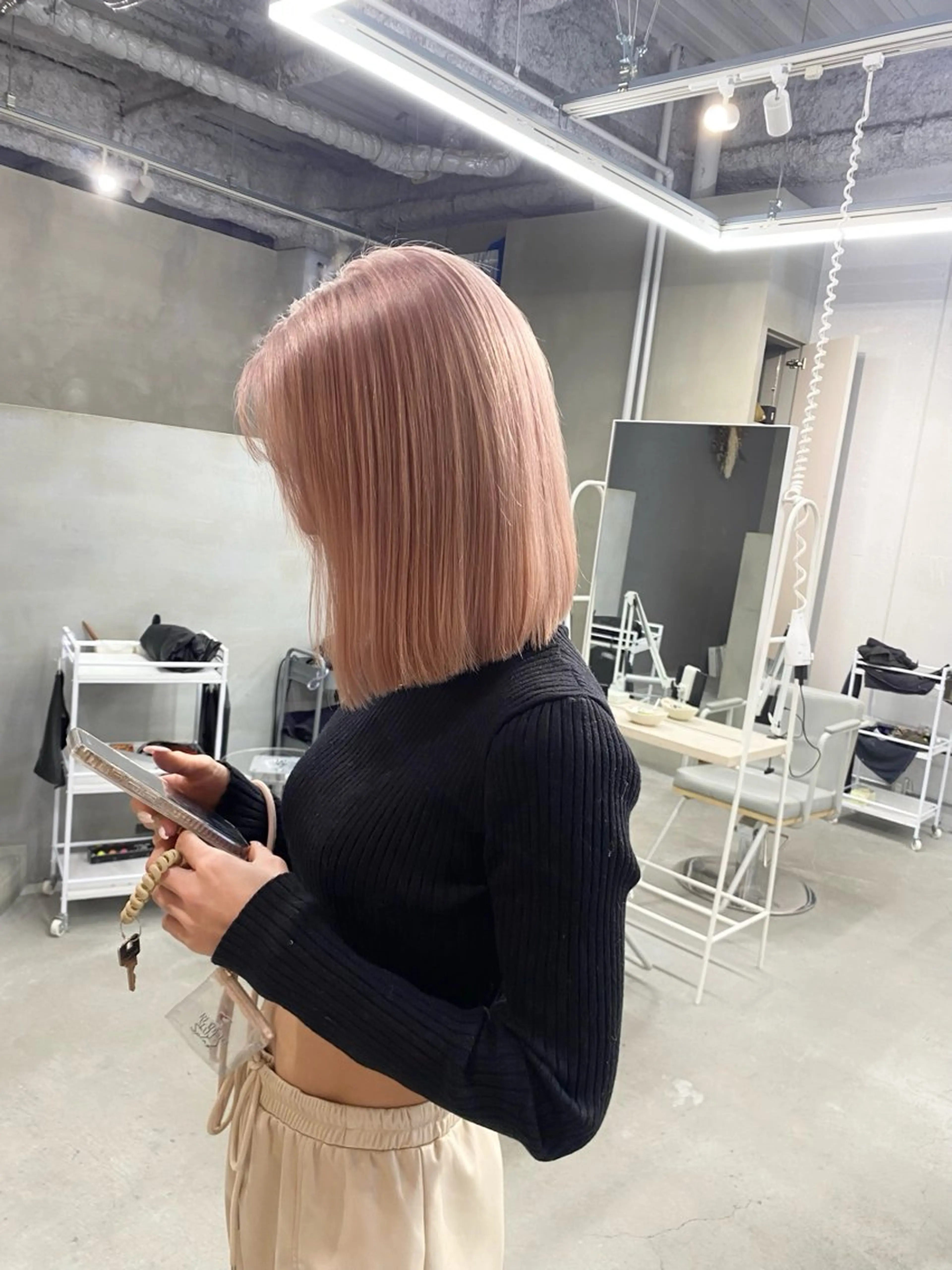 ショート カラー ヘアカラー qulim所属・前橋 姫奈のヘアスタイル
