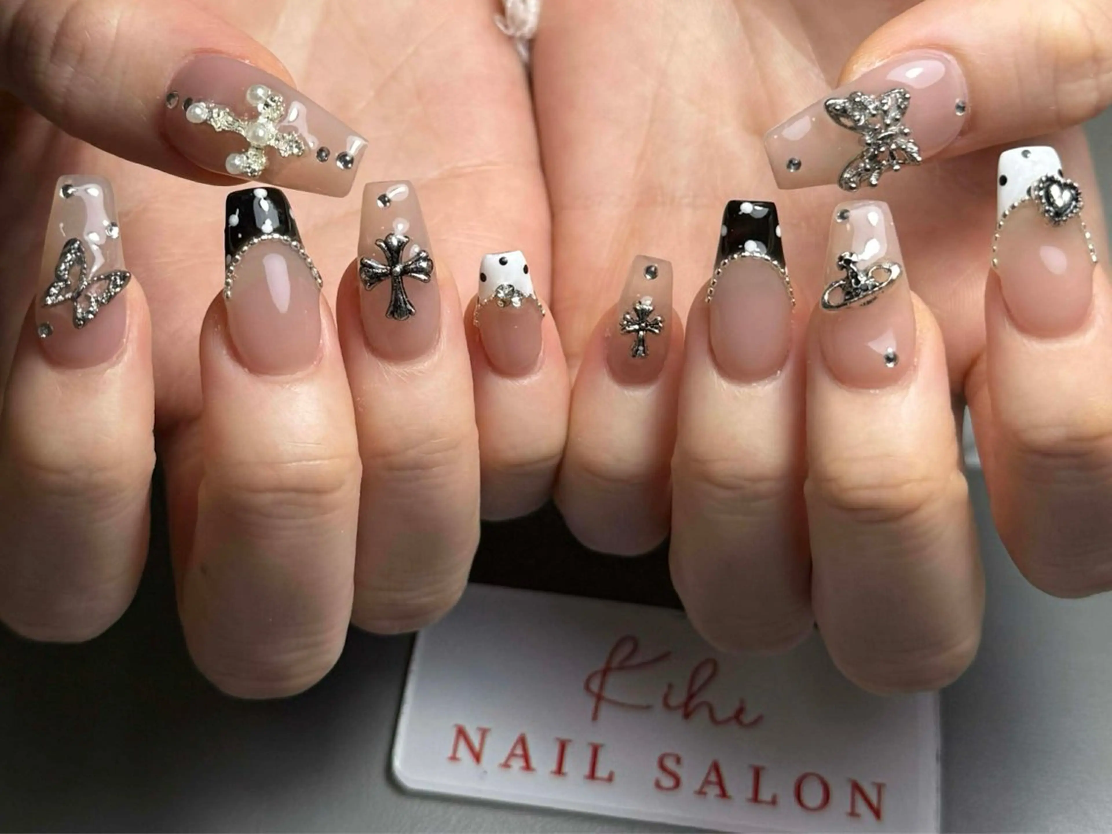 ネイル アートネイル フレンチネイル ジェルネイル グラデーション 韓国ネイル ハンドネイル 💕鈴木ユリ パラジェル/オフ無料のネイルデザイン