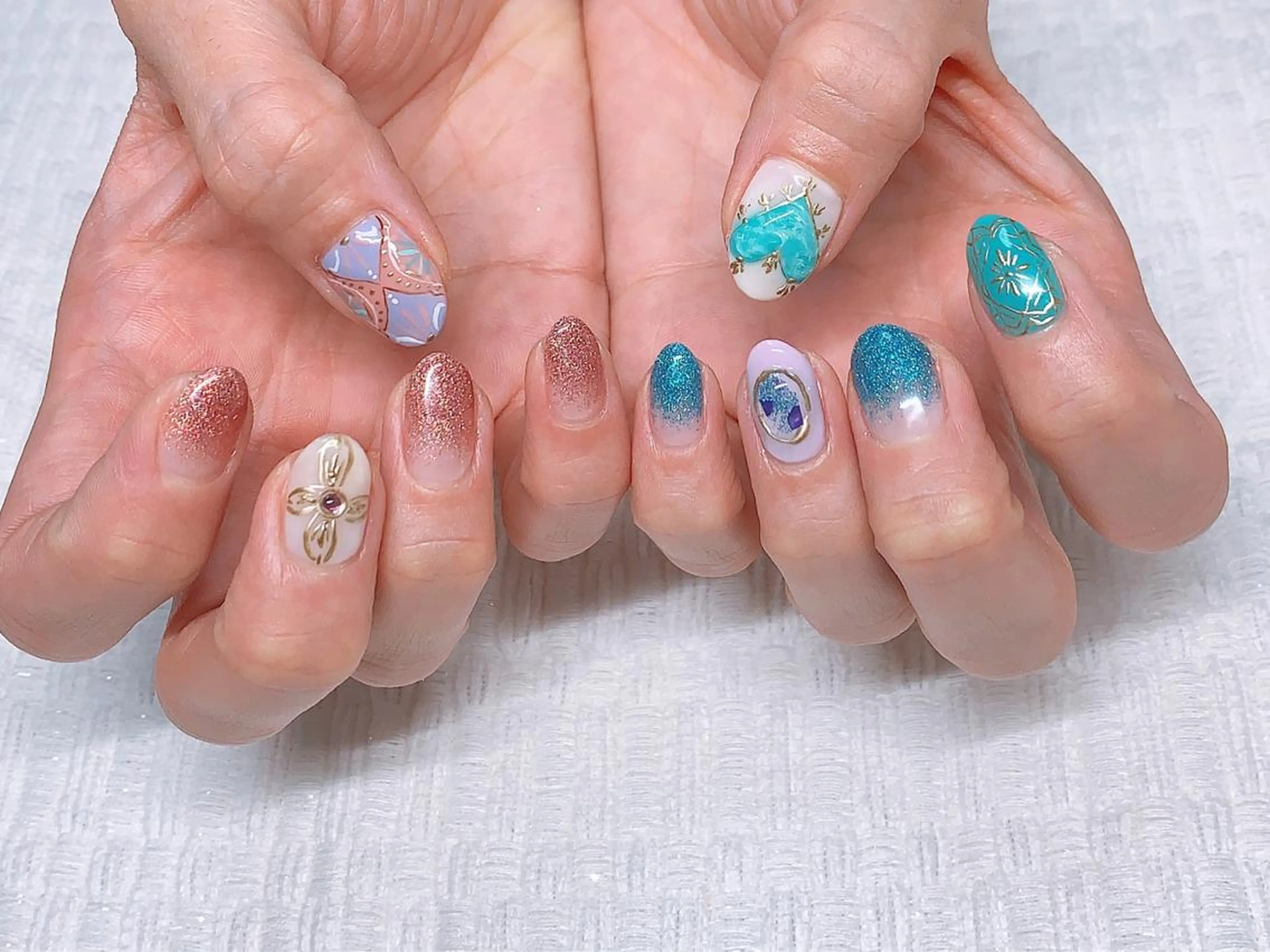 ネイル ハンドネイル THECOLORS所属・近貞 莉奈のネイルデザイン