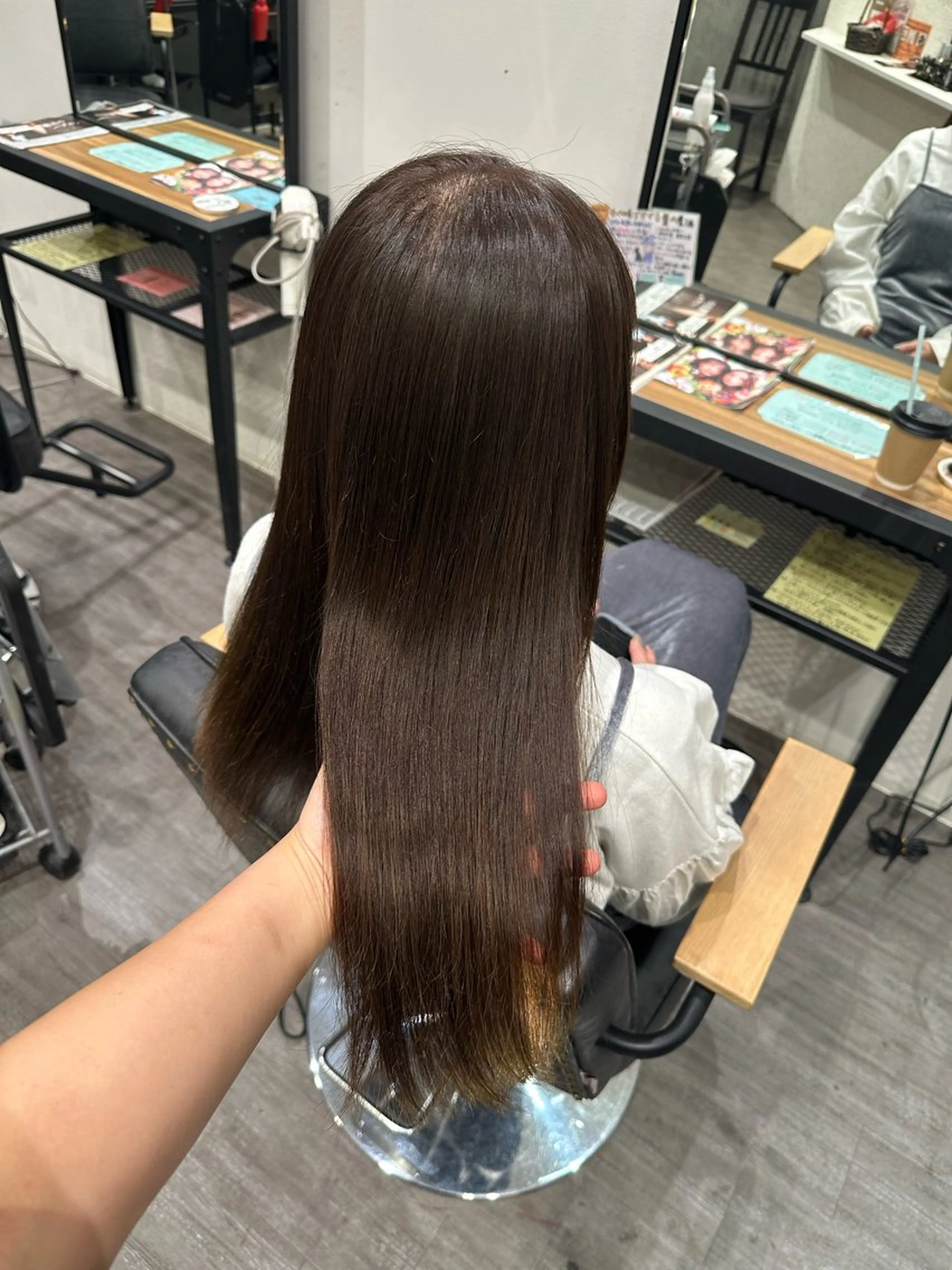 セミロング カラー グレージュ オリーブグレージュ オリーブグレー カット ヘアカラー トリートメント 艶髪レイヤー上田 紗也🇰🇷💗のヘアスタイル