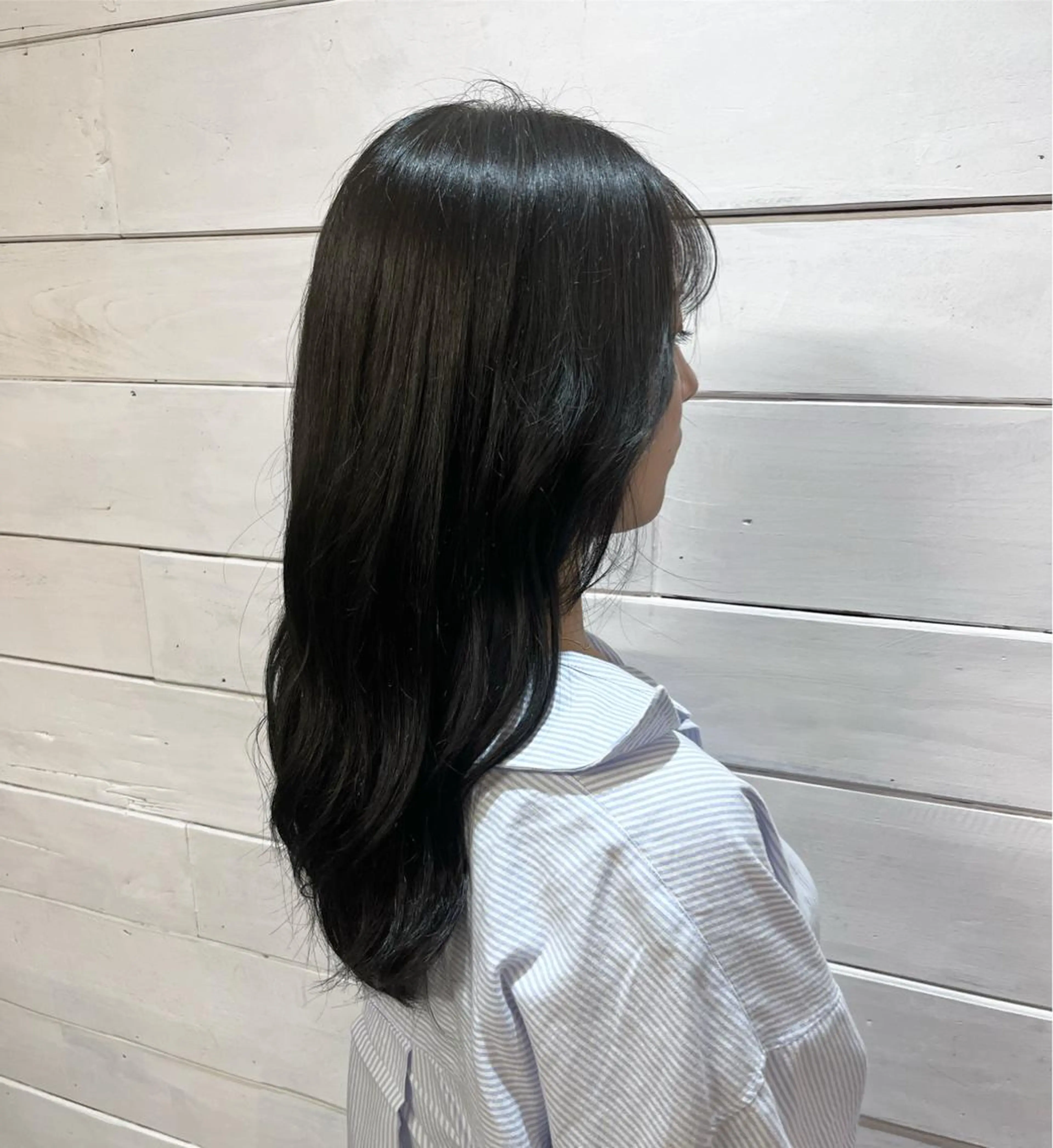 ロング カラー 黒髪 ブルーカラー ブルーブラック HUGyokohama所属・🦨🌼 aoi🌼のヘアスタイル