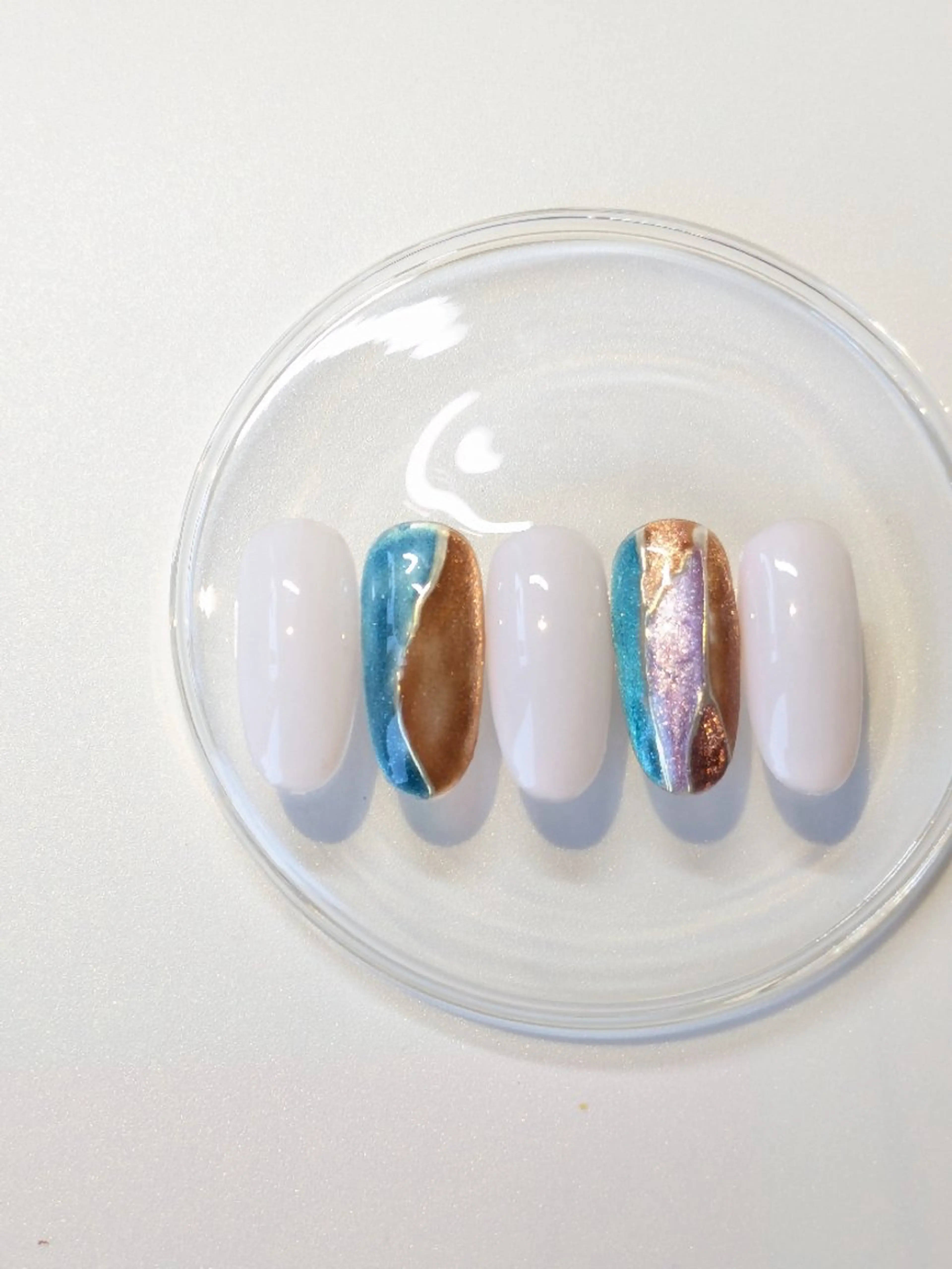 ネイル アートネイル キラキラネイル マグネットネイル ワンカラーネイル 冬ネイル ハンドネイル ゆりかご所属・ネイルサロン ゆりかごのネイルデザイン