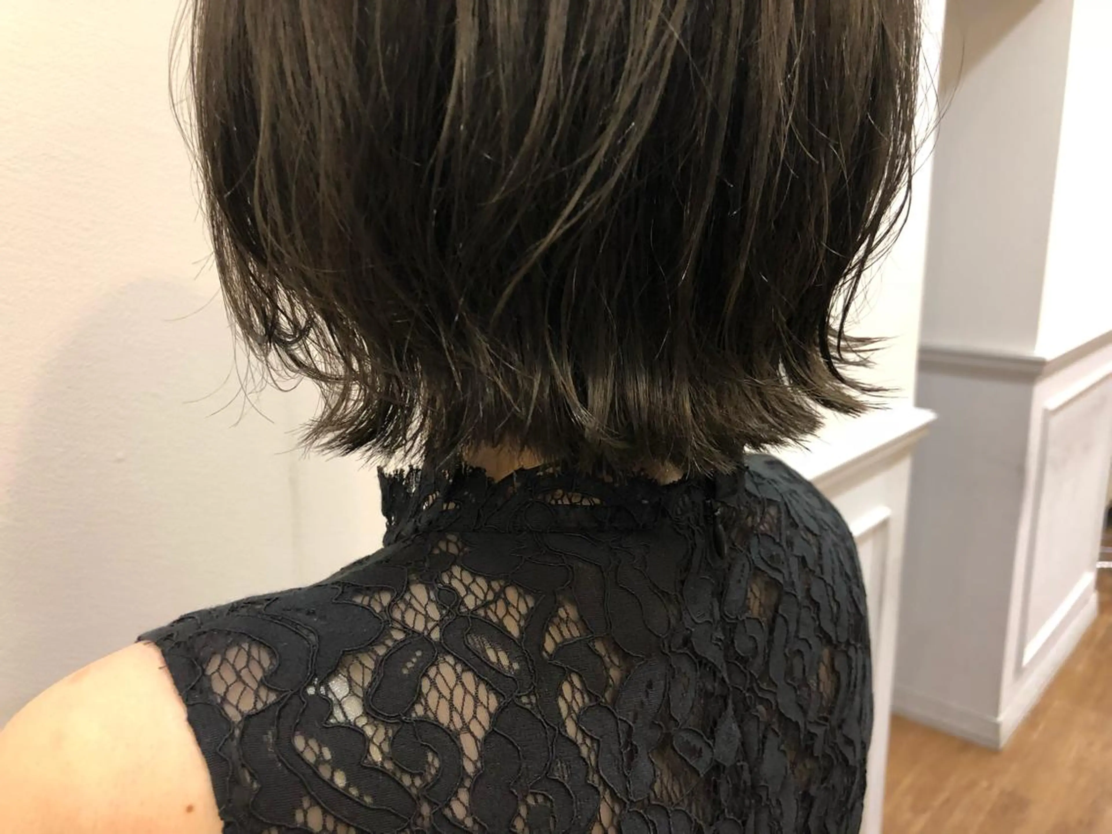 ショート カラー ダークグレー ダークグレージュ グレージュ ひろせ かなのヘアスタイル