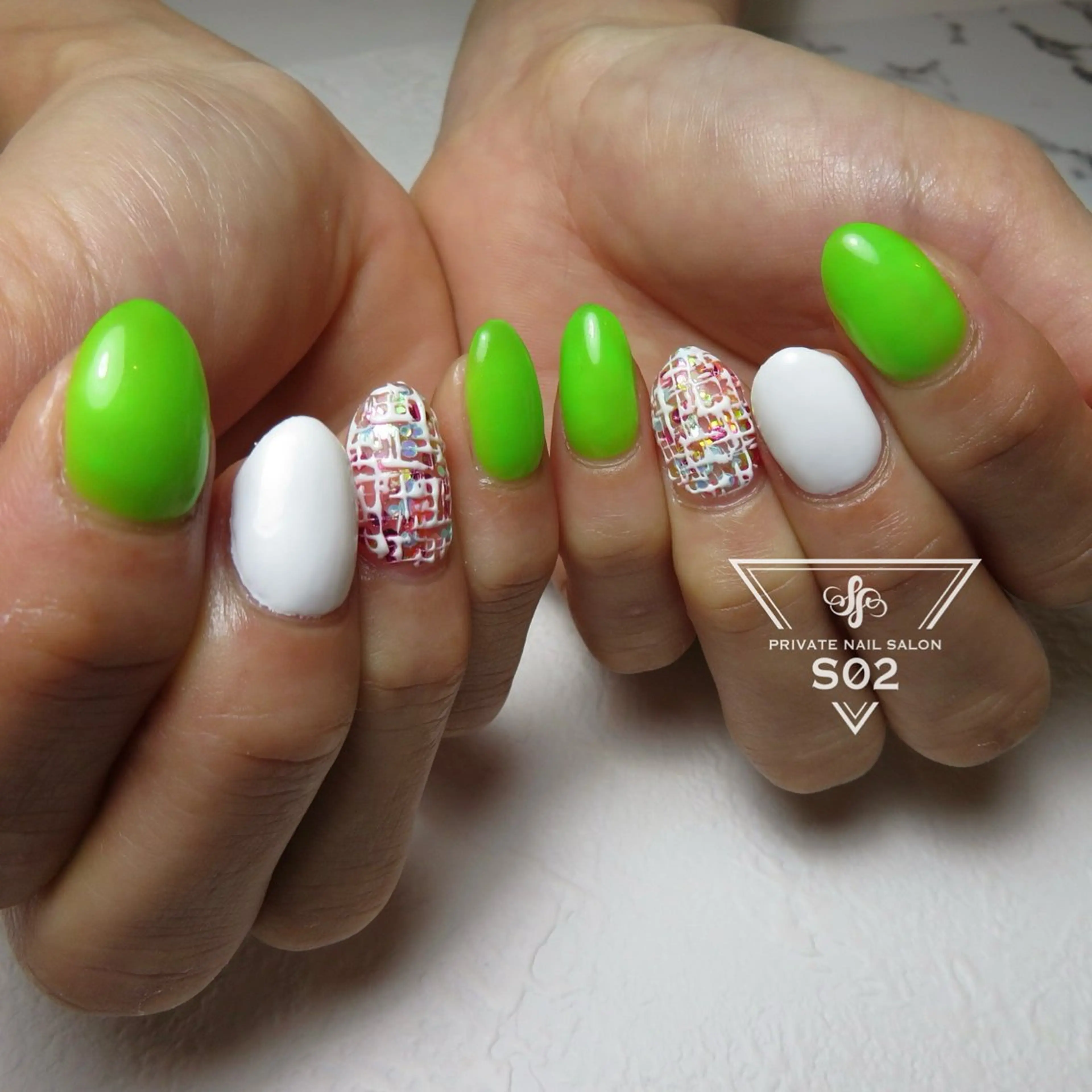 ネイル フットネイル グリーン おそろいネイル 夏ネイル ツイードネイル S02 𝙲𝚑𝚒𝚎のネイルデザイン