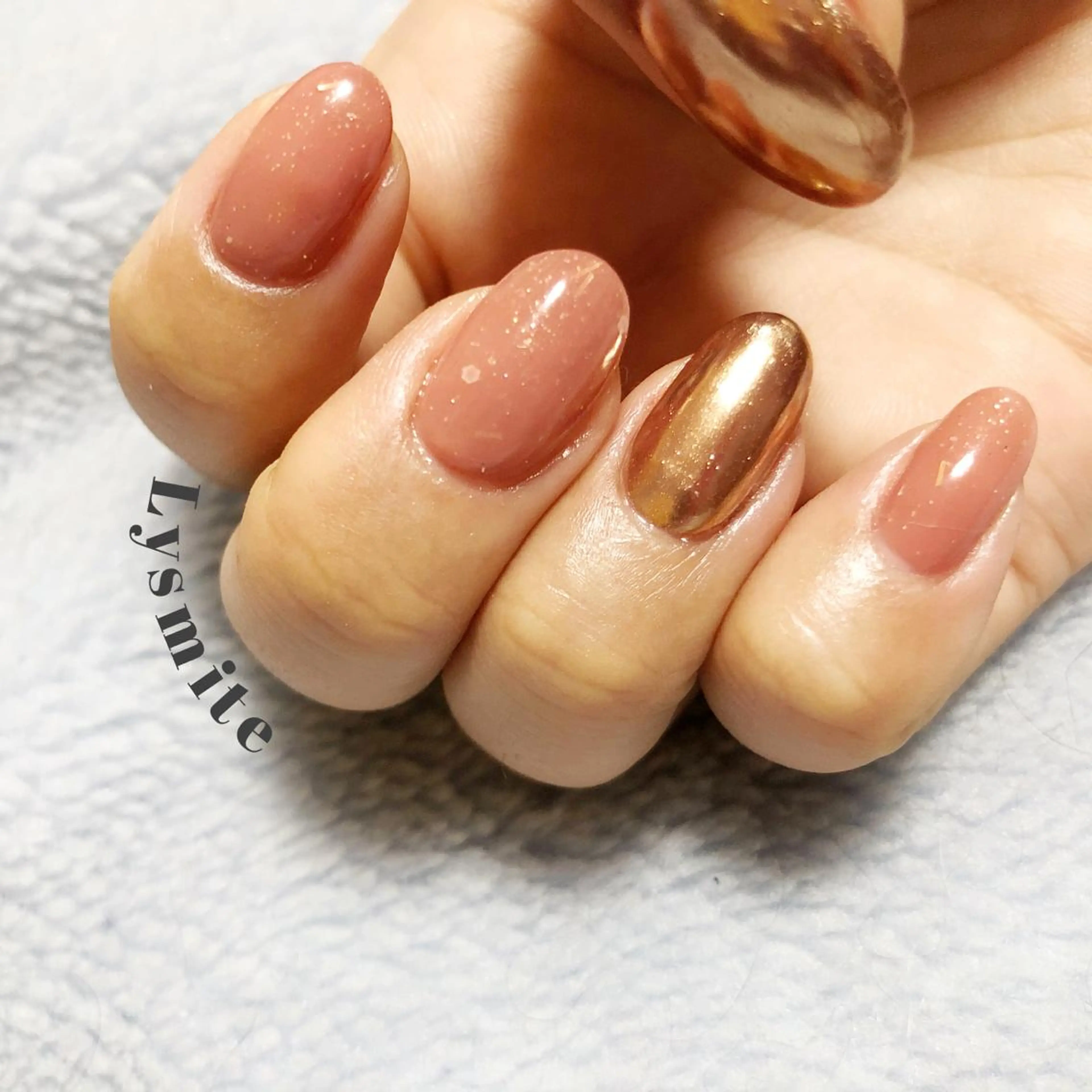 ネイル アートネイル ミラーネイル シンプルネイル ハンドネイル Lysmite所属・岩本 美香のネイルデザイン