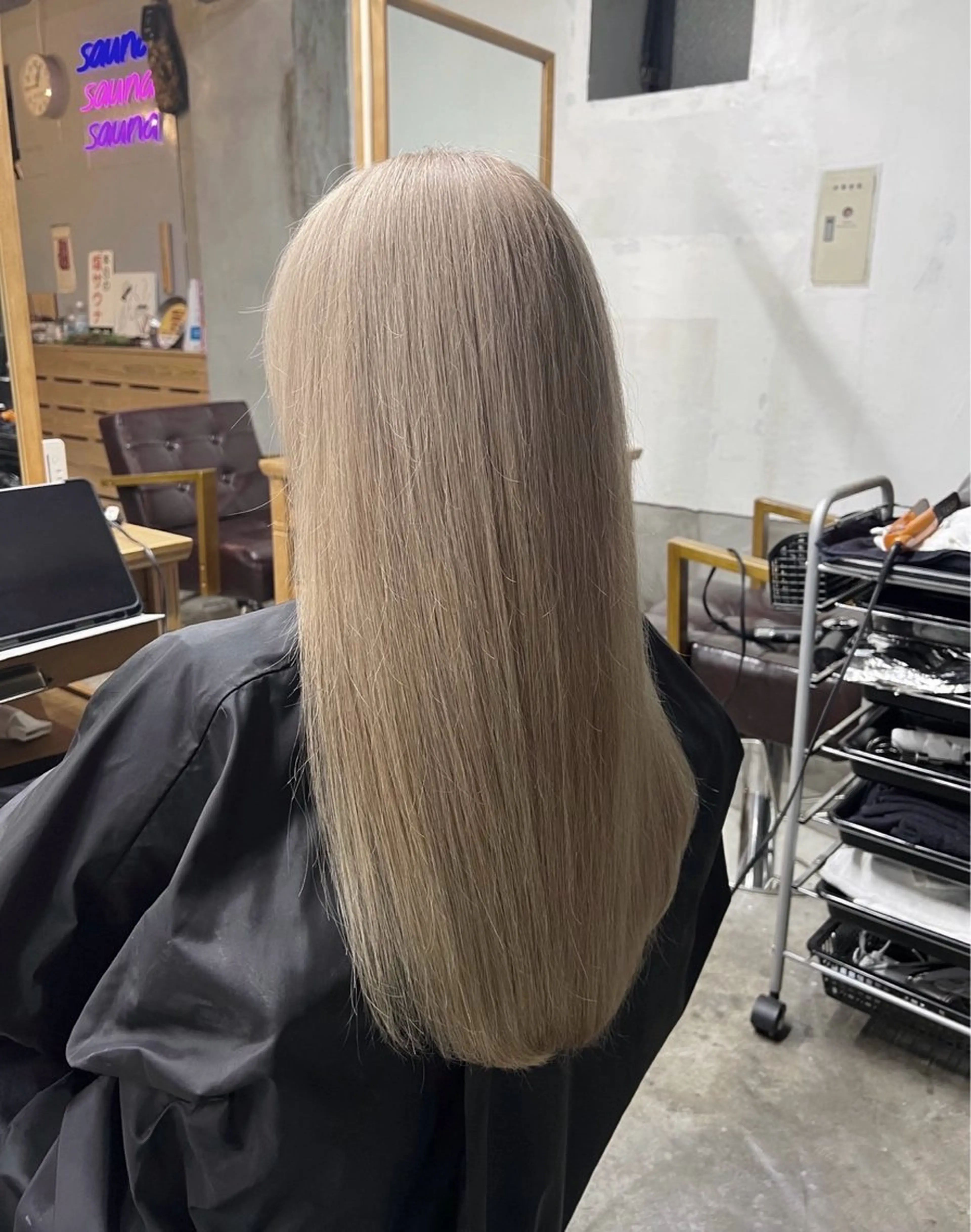 セミロング カラー ベージュカラー ミルクティーベージュ ヘアカラー トリートメント ROBIN所属・指名数No.1 /NAOYAのヘアスタイル