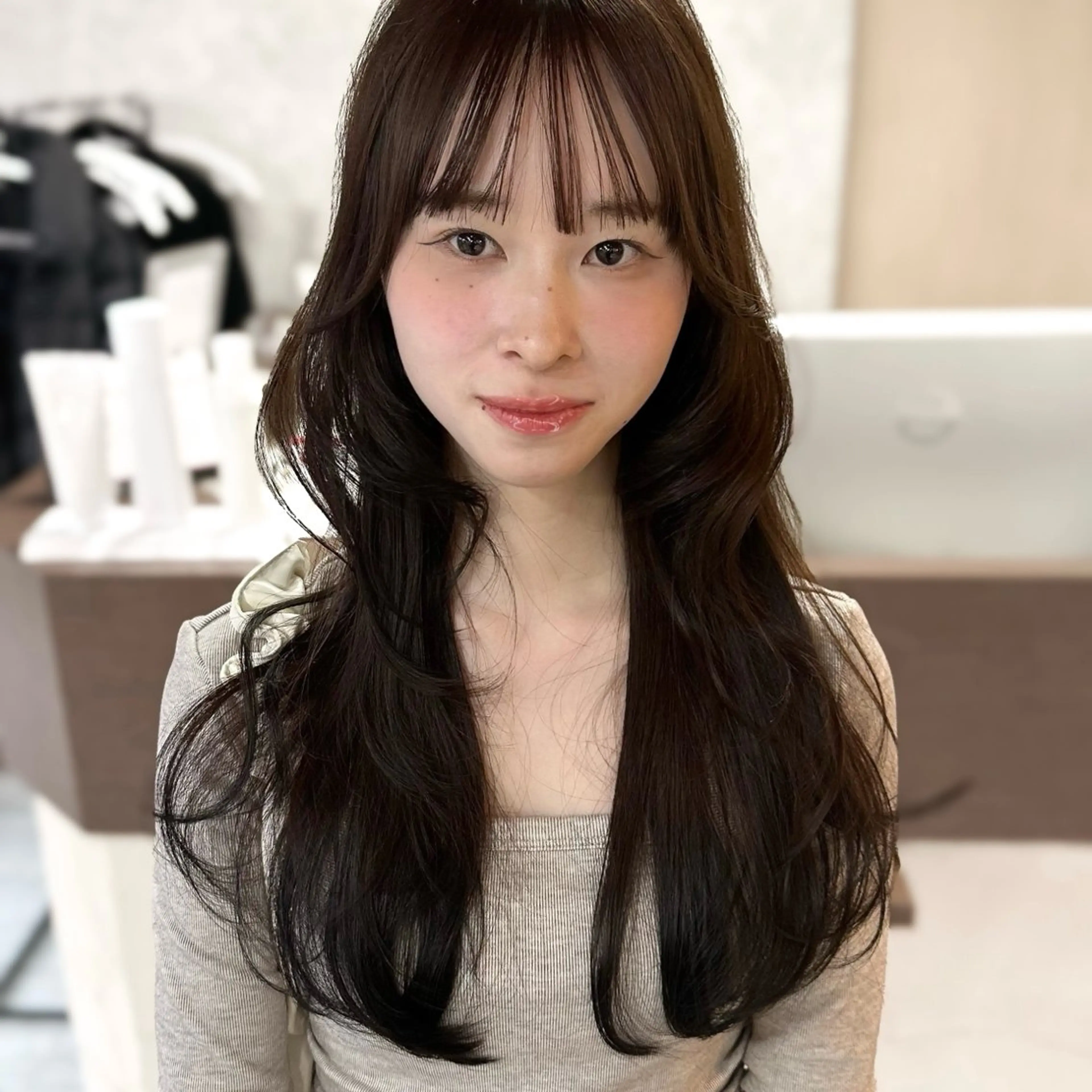 ロング カラー ベージュカラー 韓国風ヘア レイヤーカット カット ヘアカラー トリートメント 高橋 みく/ minimのヘアスタイル