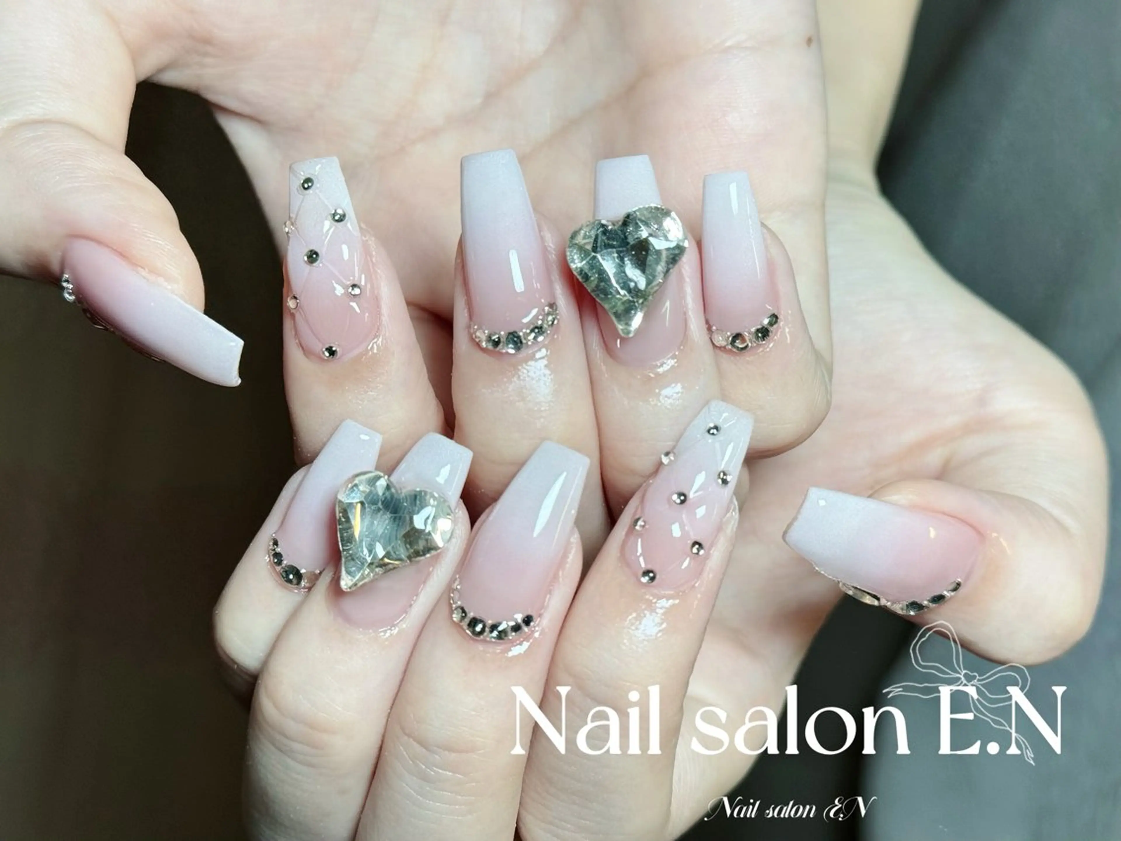 ネイル アートネイル オーロラネイル ブラウン クリアネイル フレンチネイル ハンドネイル E.N🦋 長さ出し/持ち込みのネイルデザイン